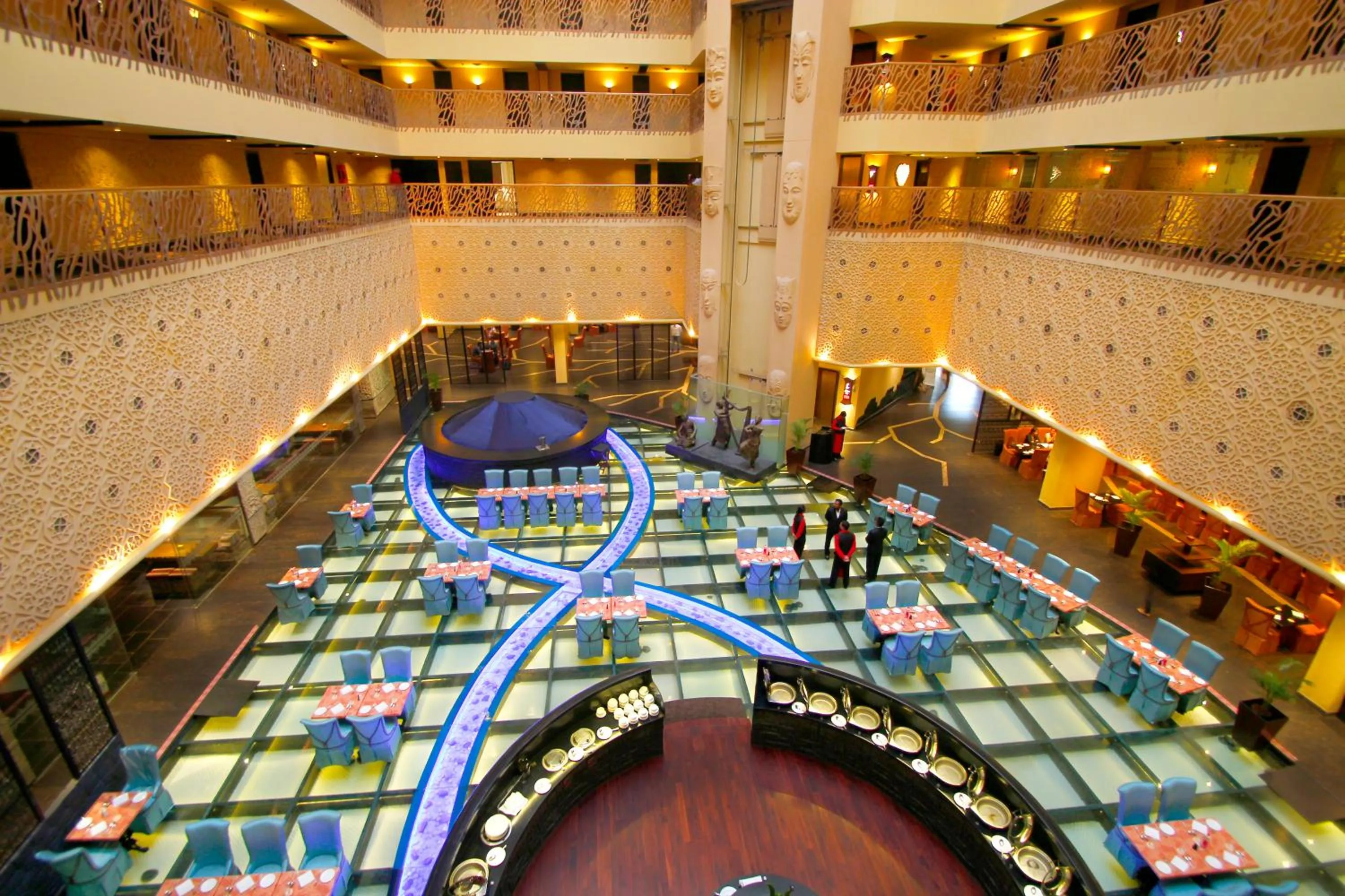 Restaurant/places to eat in Sterlings Mac Hotel