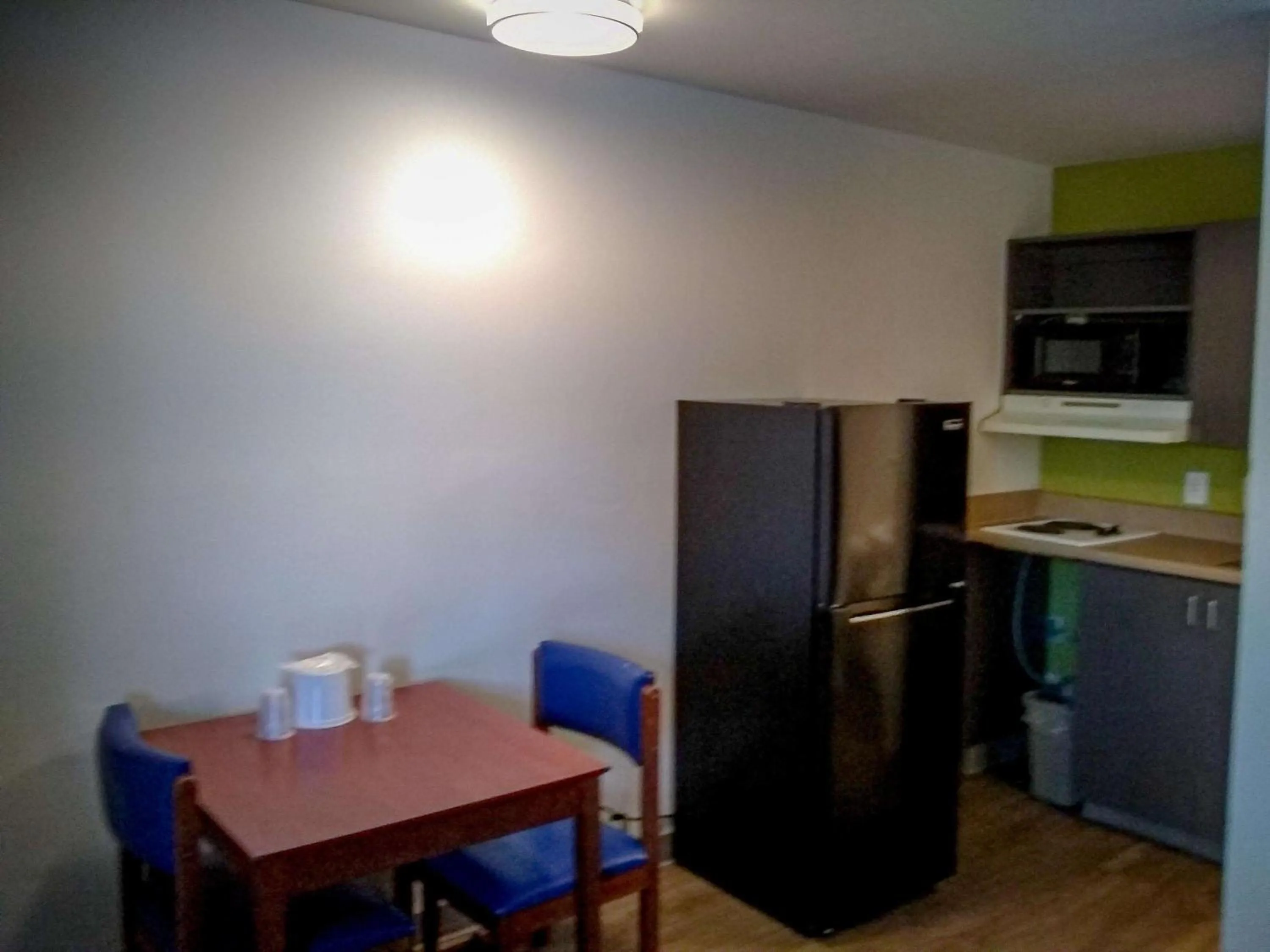 Kitchen or kitchenette in Studio 6-Fayetteville, NC - Fort Liberty Area