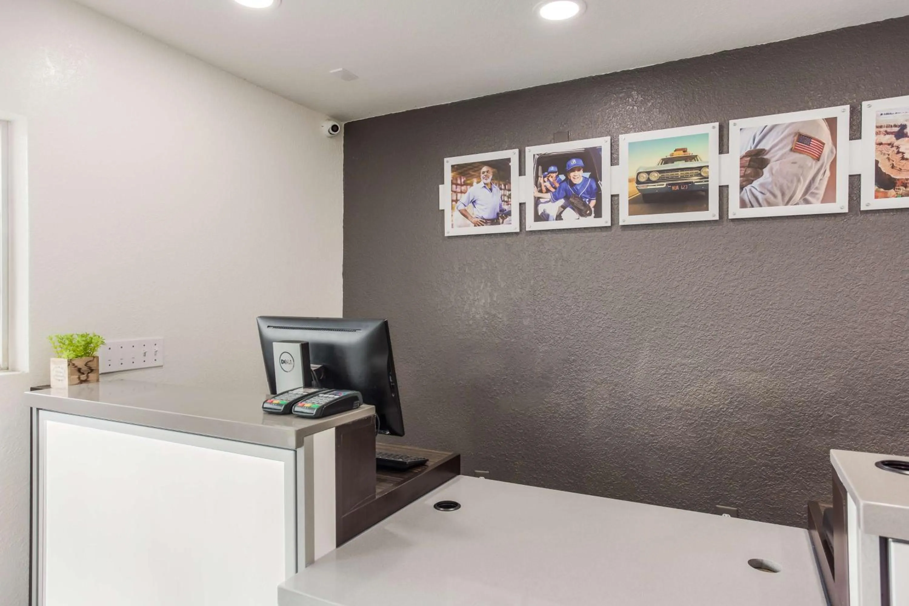 Lobby or reception in Studio 6-Jacksonville, FL - South