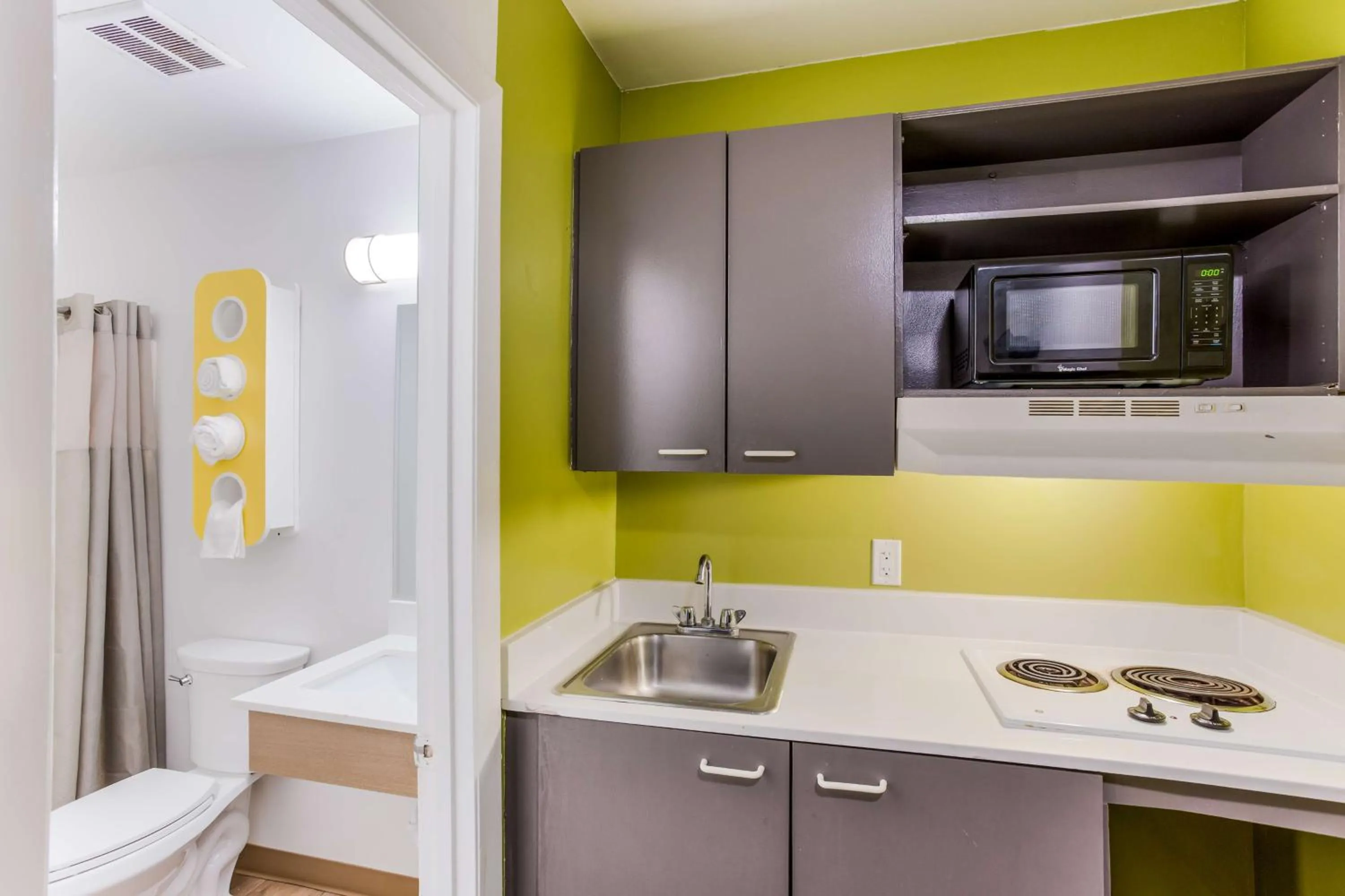 Kitchen or kitchenette in Studio 6-Jacksonville, FL - South