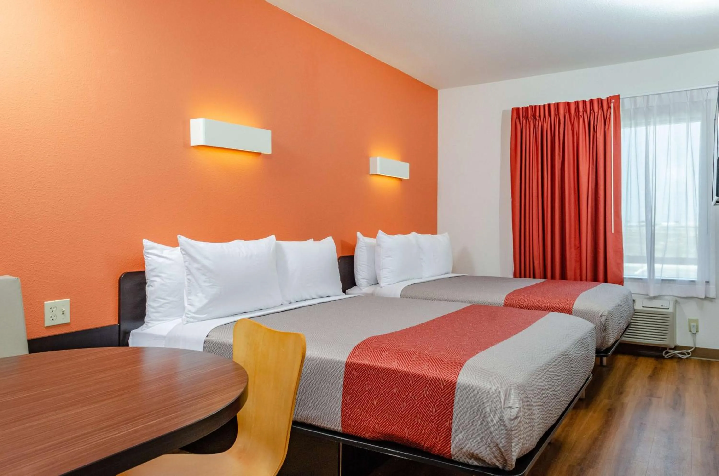 Photo of the whole room, Bed in Motel 6-Livingston, CA - Merced County