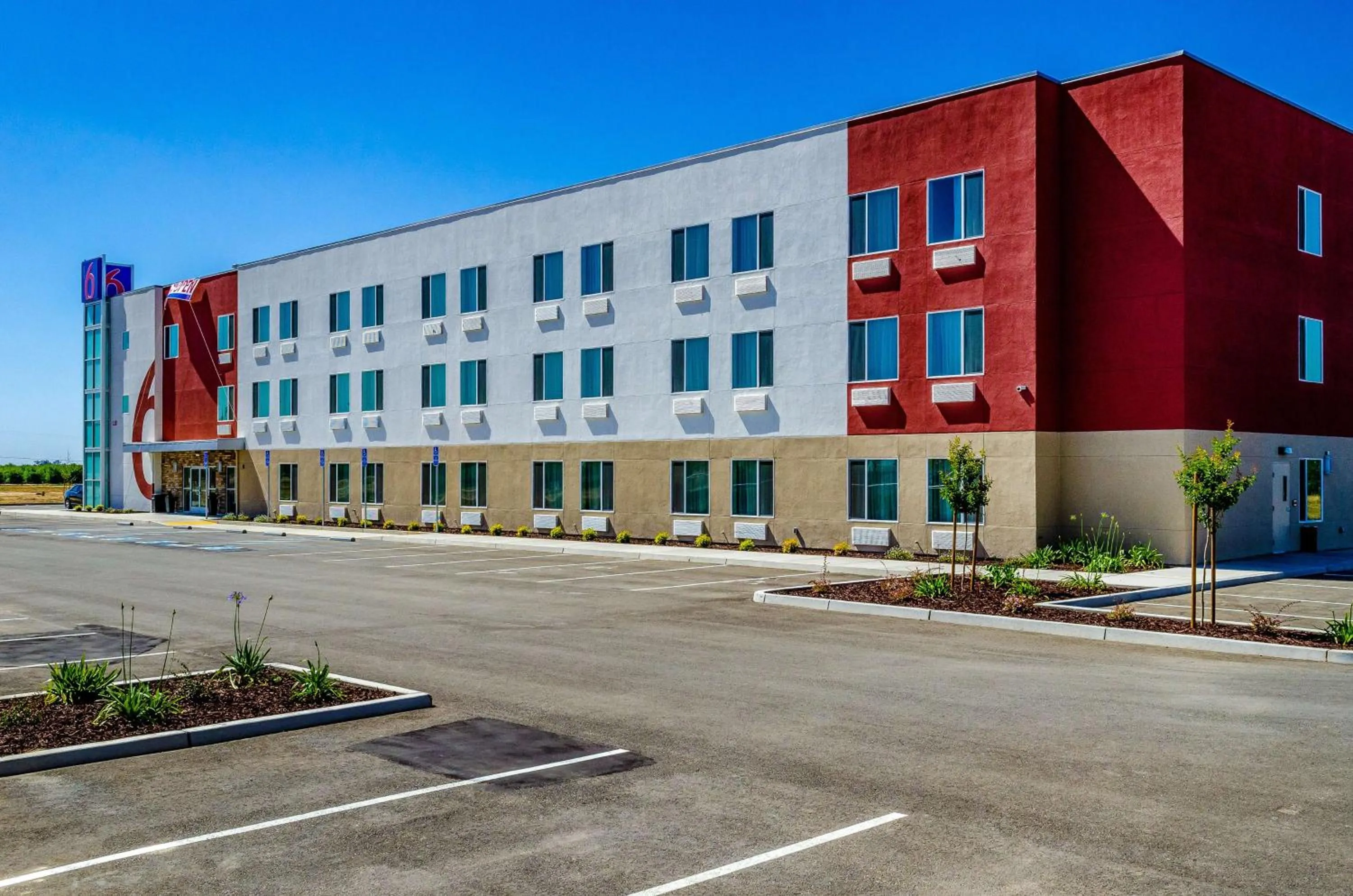 Property building in Motel 6-Livingston, CA - Merced County