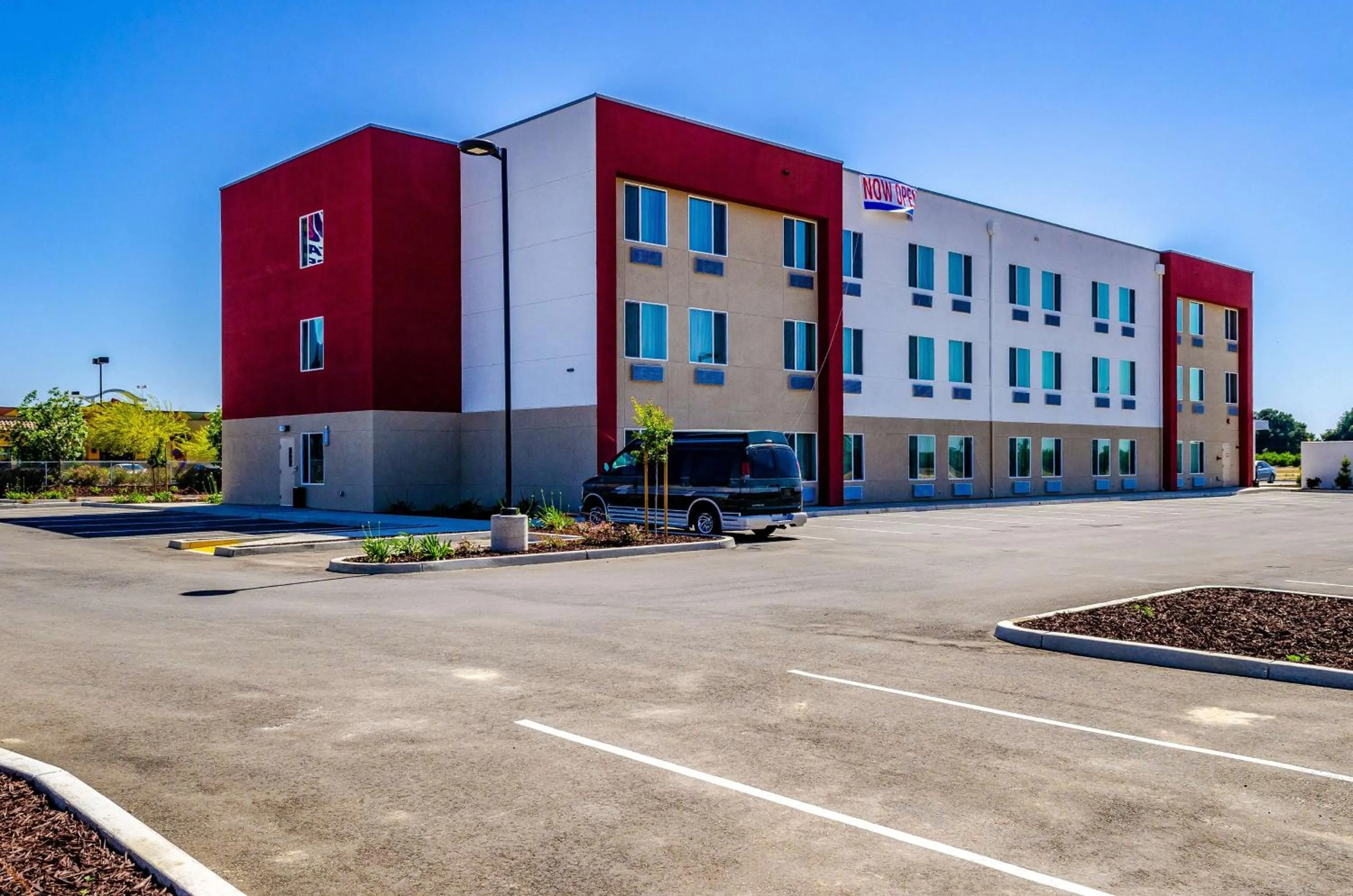 Property building in Motel 6-Livingston, CA - Merced County