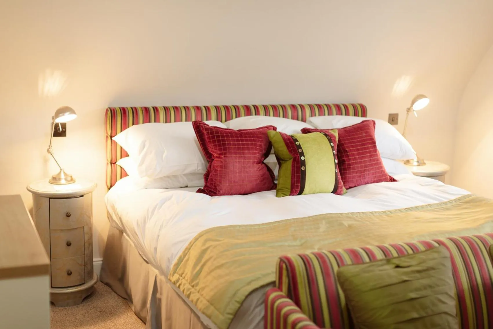 Bed in The Lovat, Loch Ness