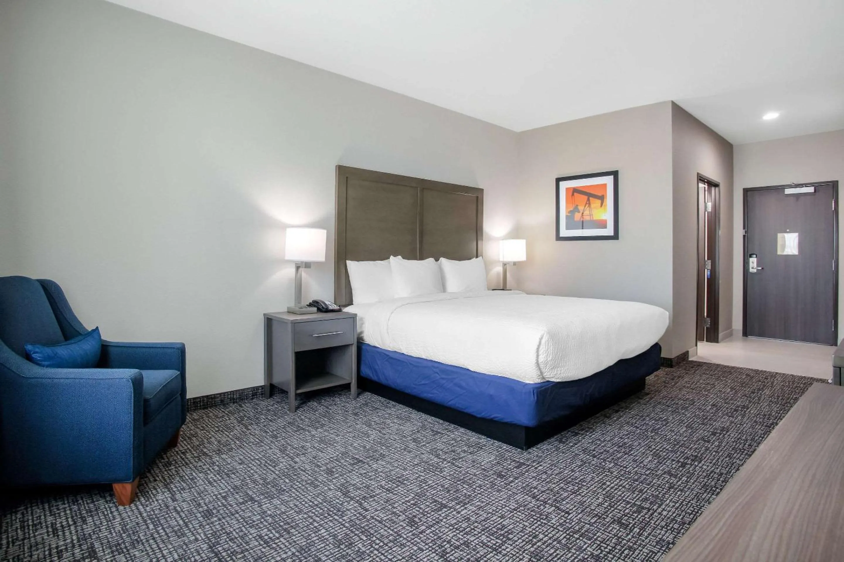 Photo of the whole room, Bed in Holiday Inn Express & Suites Tulsa East - Catoosa by IHG