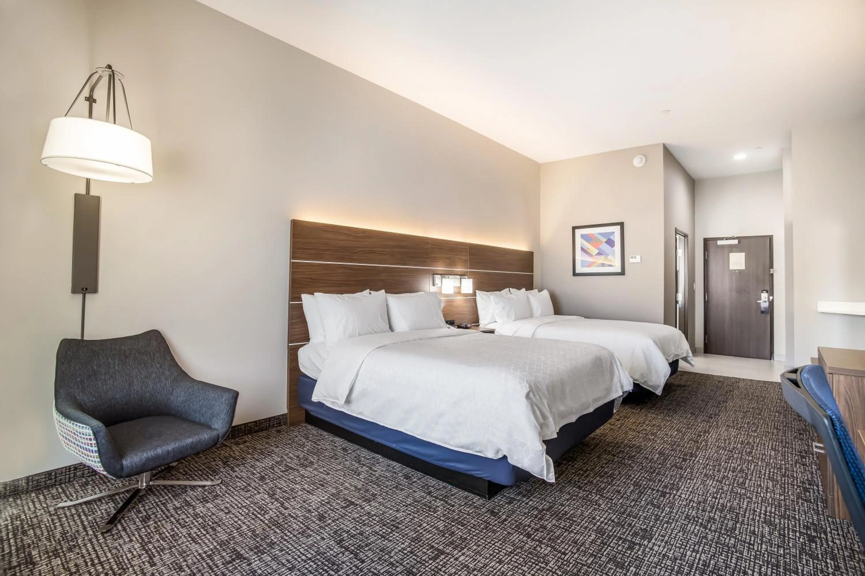 Photo of the whole room, Bed in Holiday Inn Express & Suites Tulsa East - Catoosa by IHG
