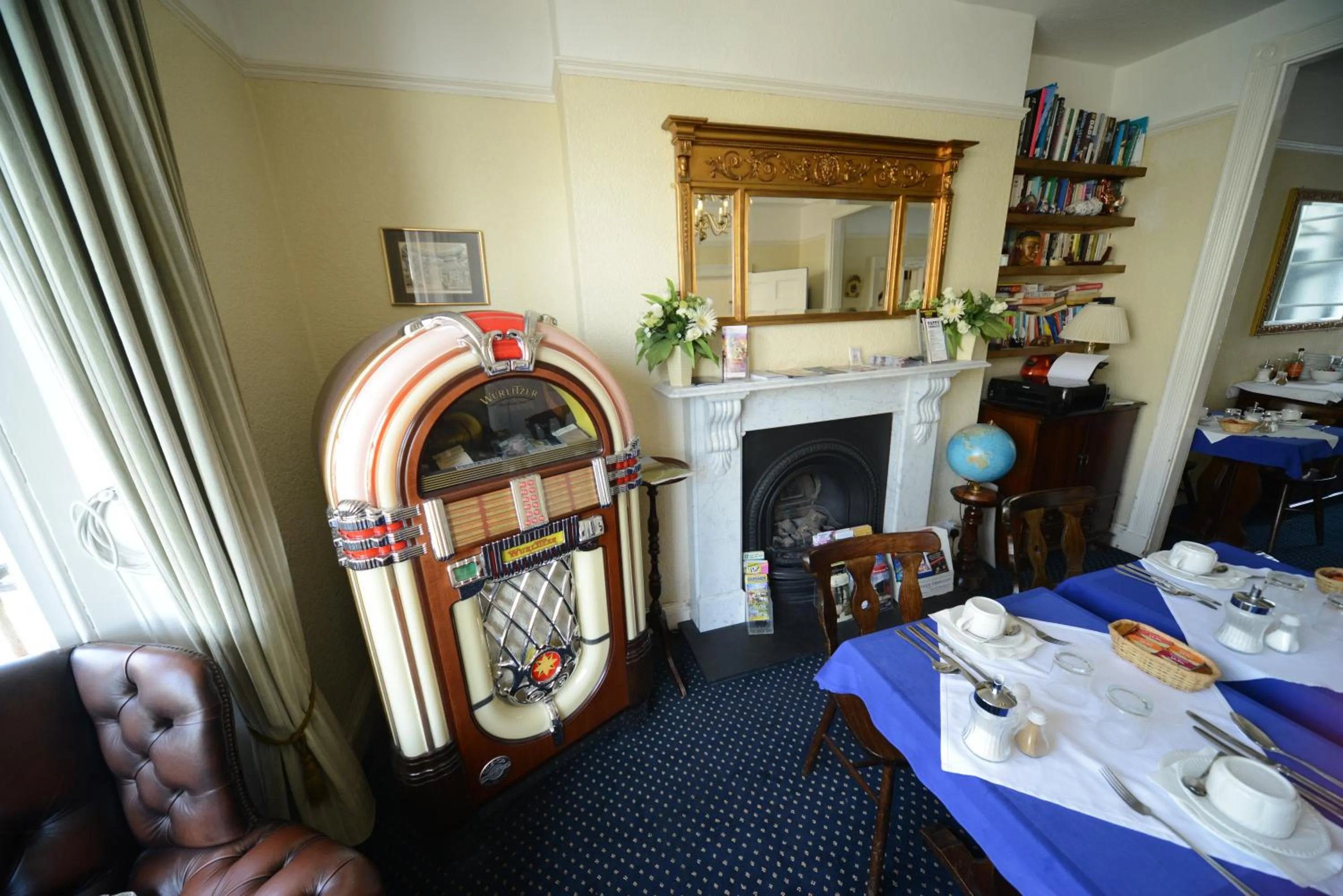 Restaurant/places to eat in Marine View