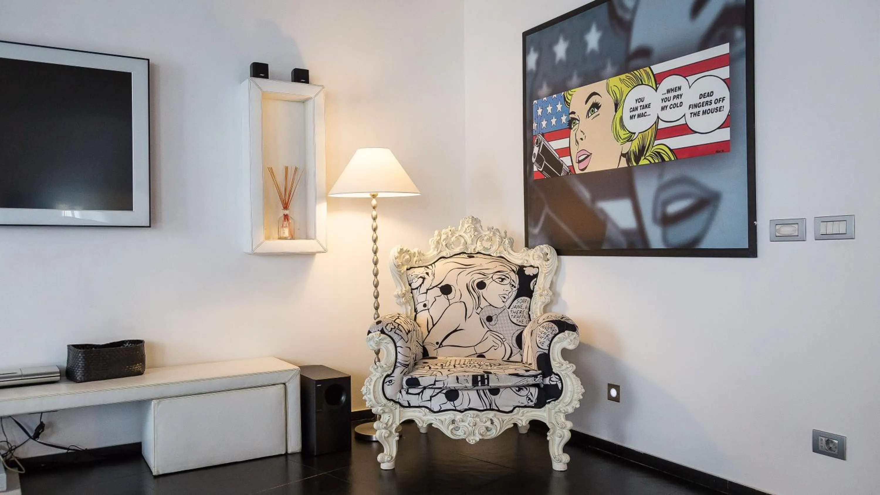 Living room in Rental in Rome Cosmopolitan hi-tech