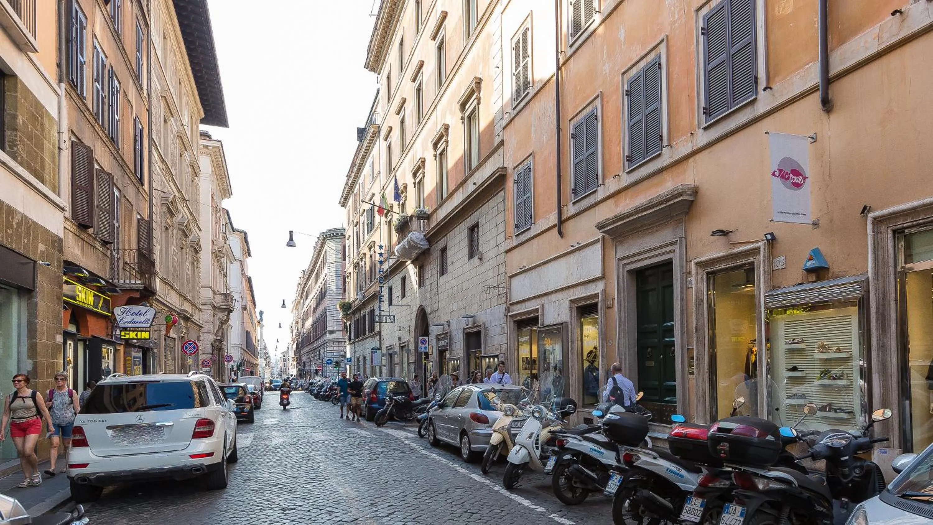 Facade/entrance in Rental in Rome Cosmopolitan hi-tech