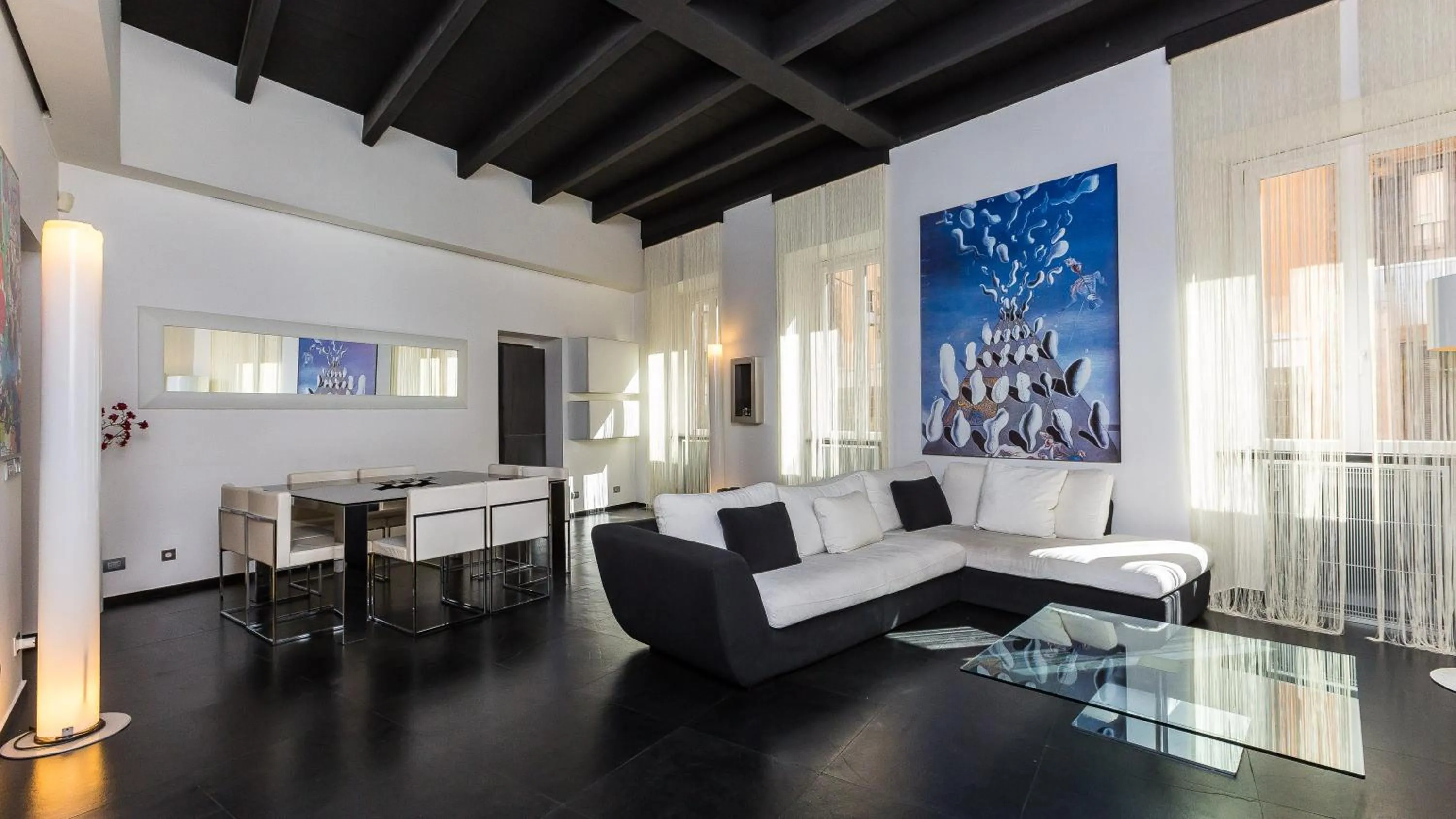 Living room in Rental in Rome Cosmopolitan hi-tech
