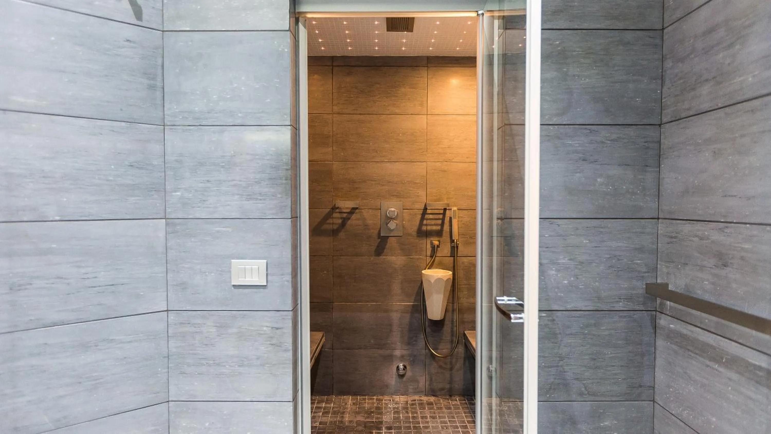 Sauna in Rental in Rome Cosmopolitan hi-tech