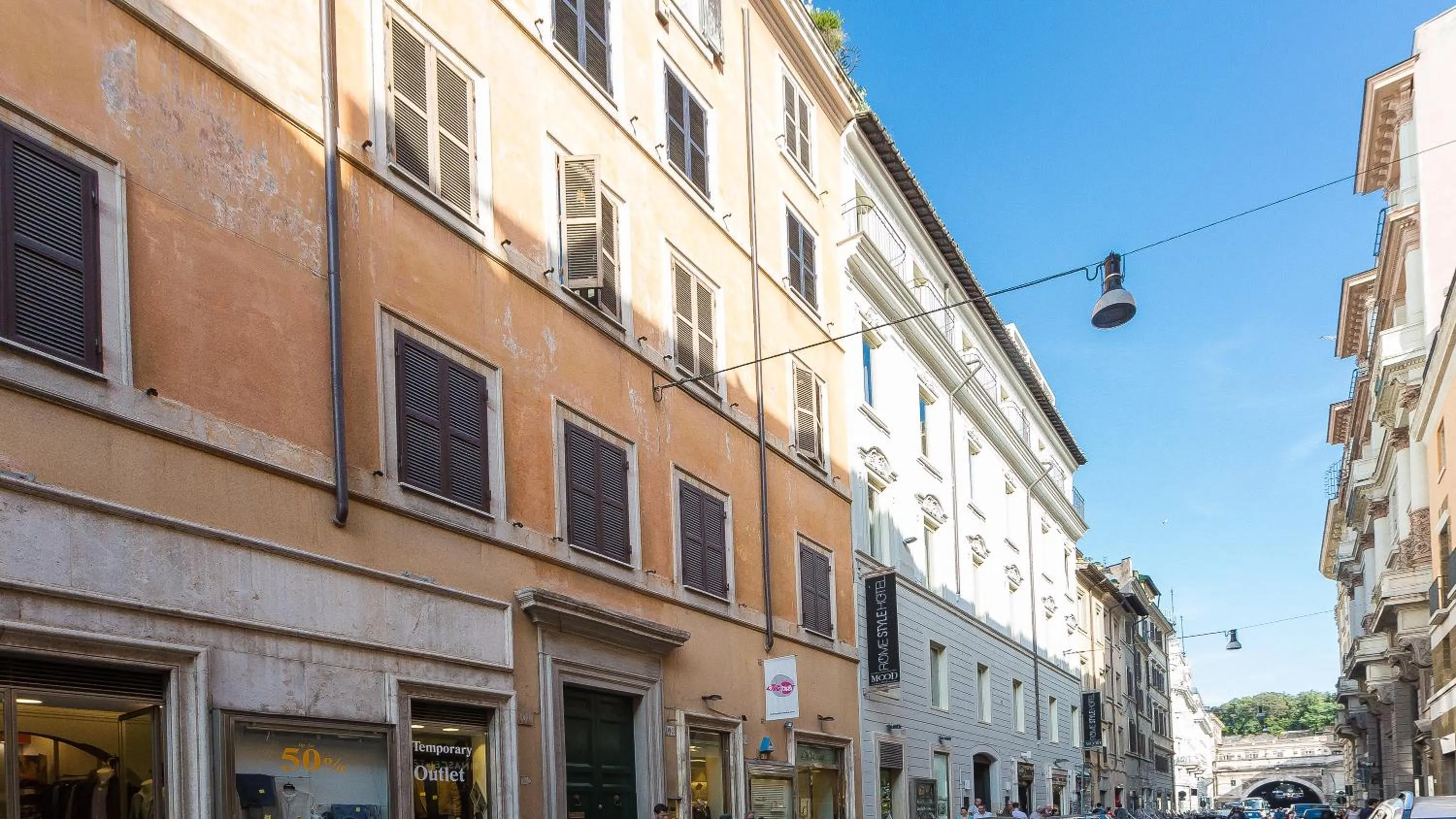 Street view in Rental in Rome Cosmopolitan hi-tech