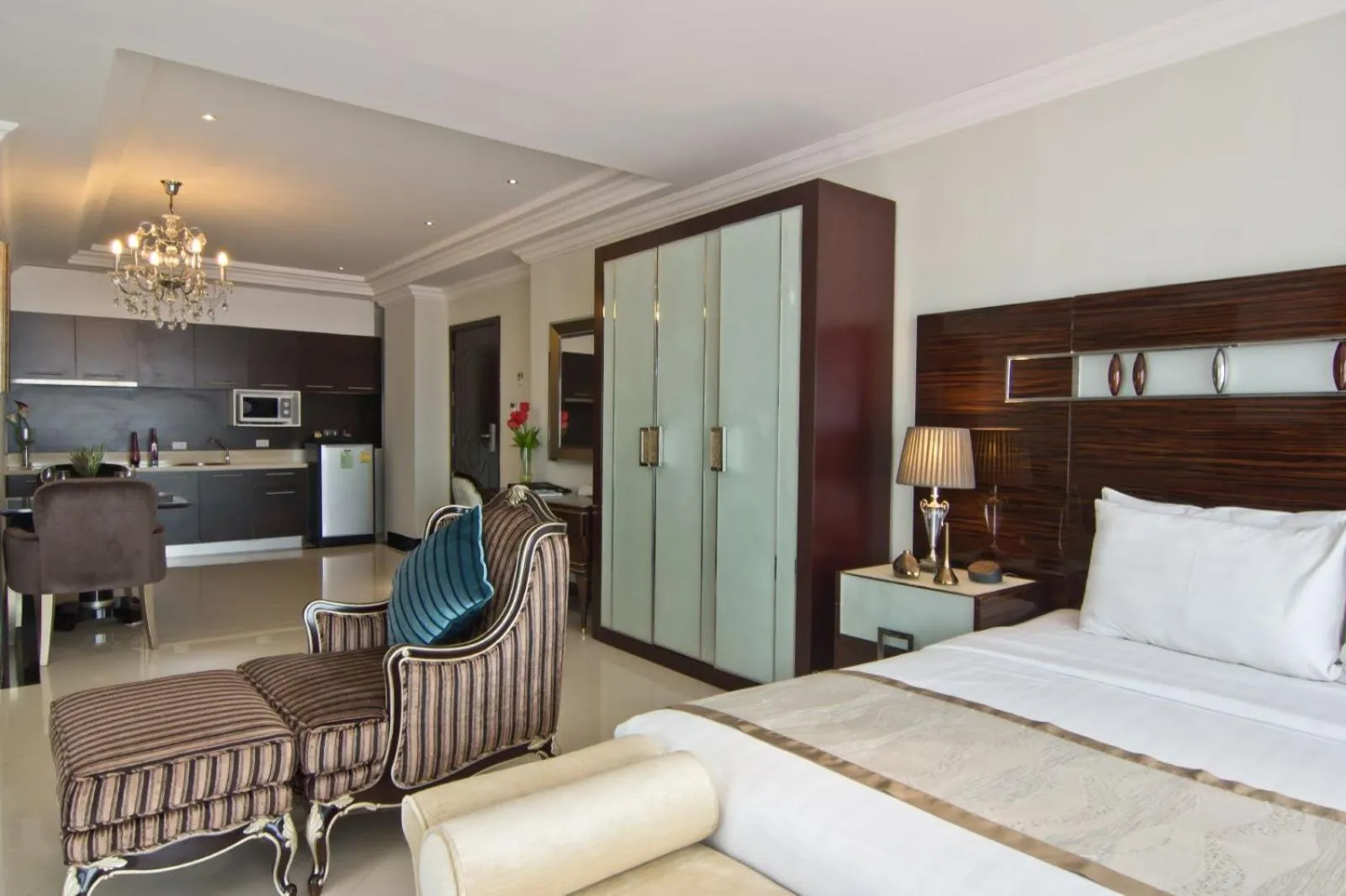 Bed in LK Royal Wing