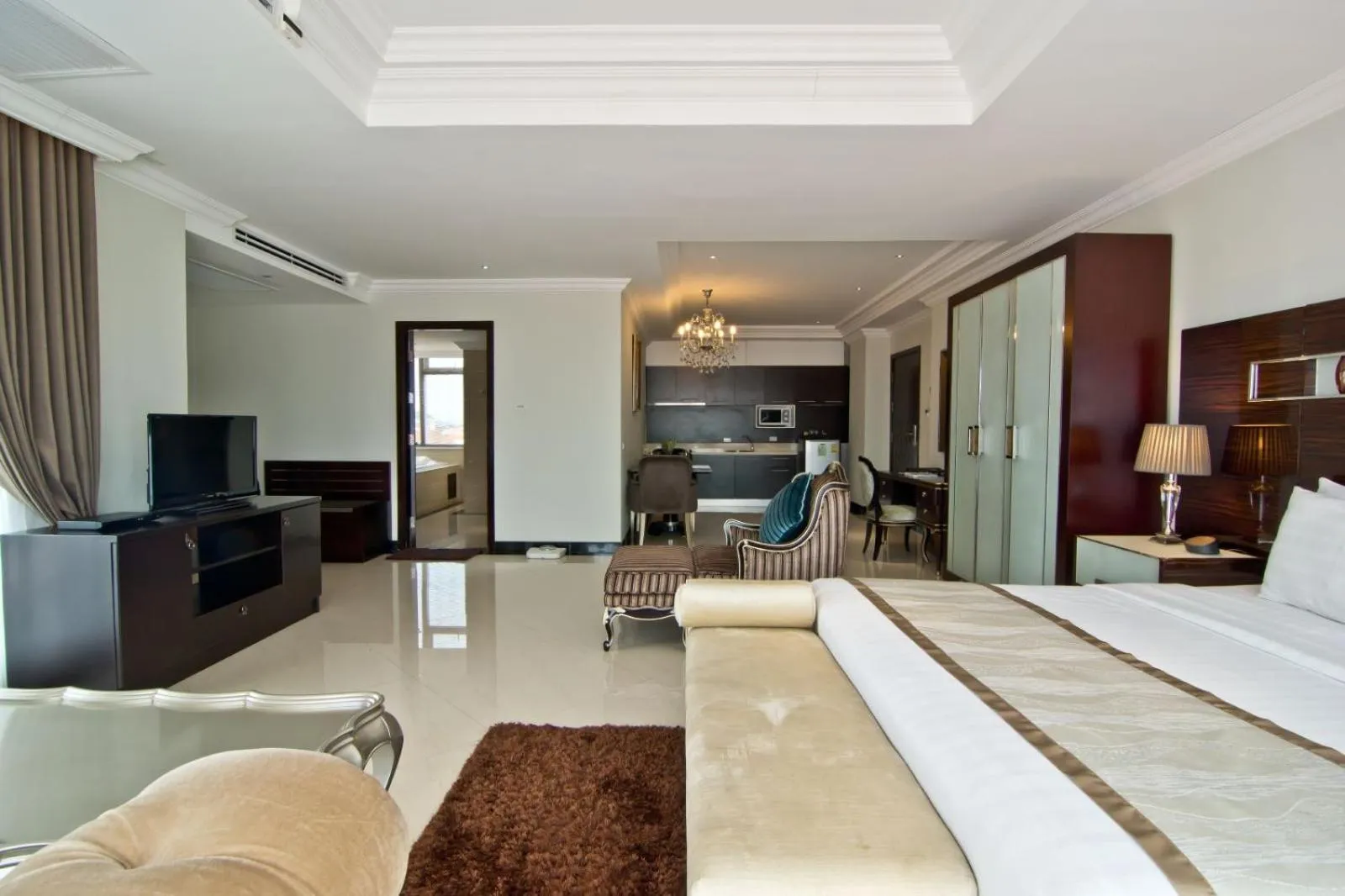 TV and multimedia, Bed in LK Royal Wing