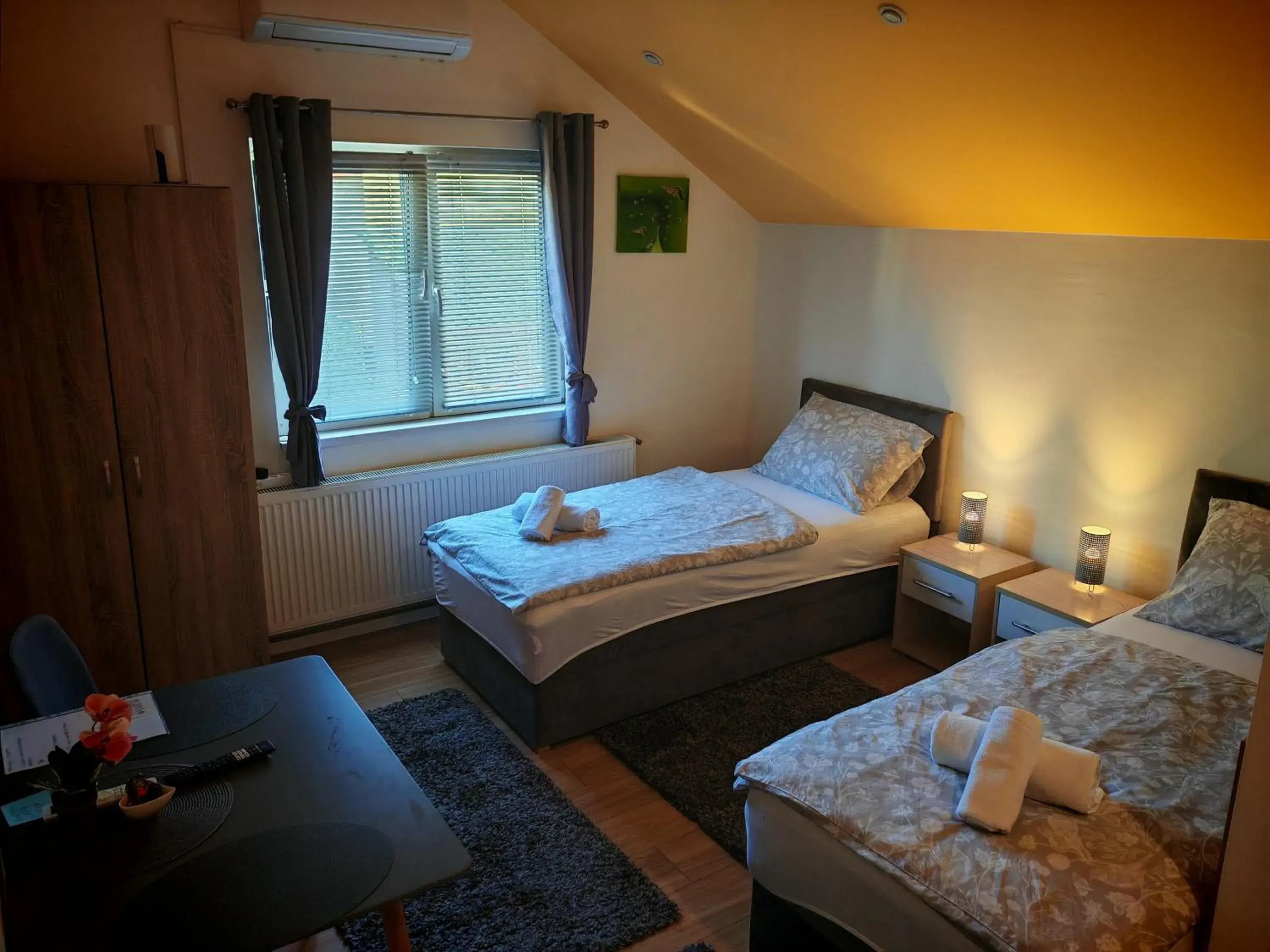 Deluxe Double or Twin Room with Garden View in Apartman - sobe Corina-blizu Osijeka Deluxe Double or Twin Room with Garden View in Apartman - sobe Corina-blizu Osijeka