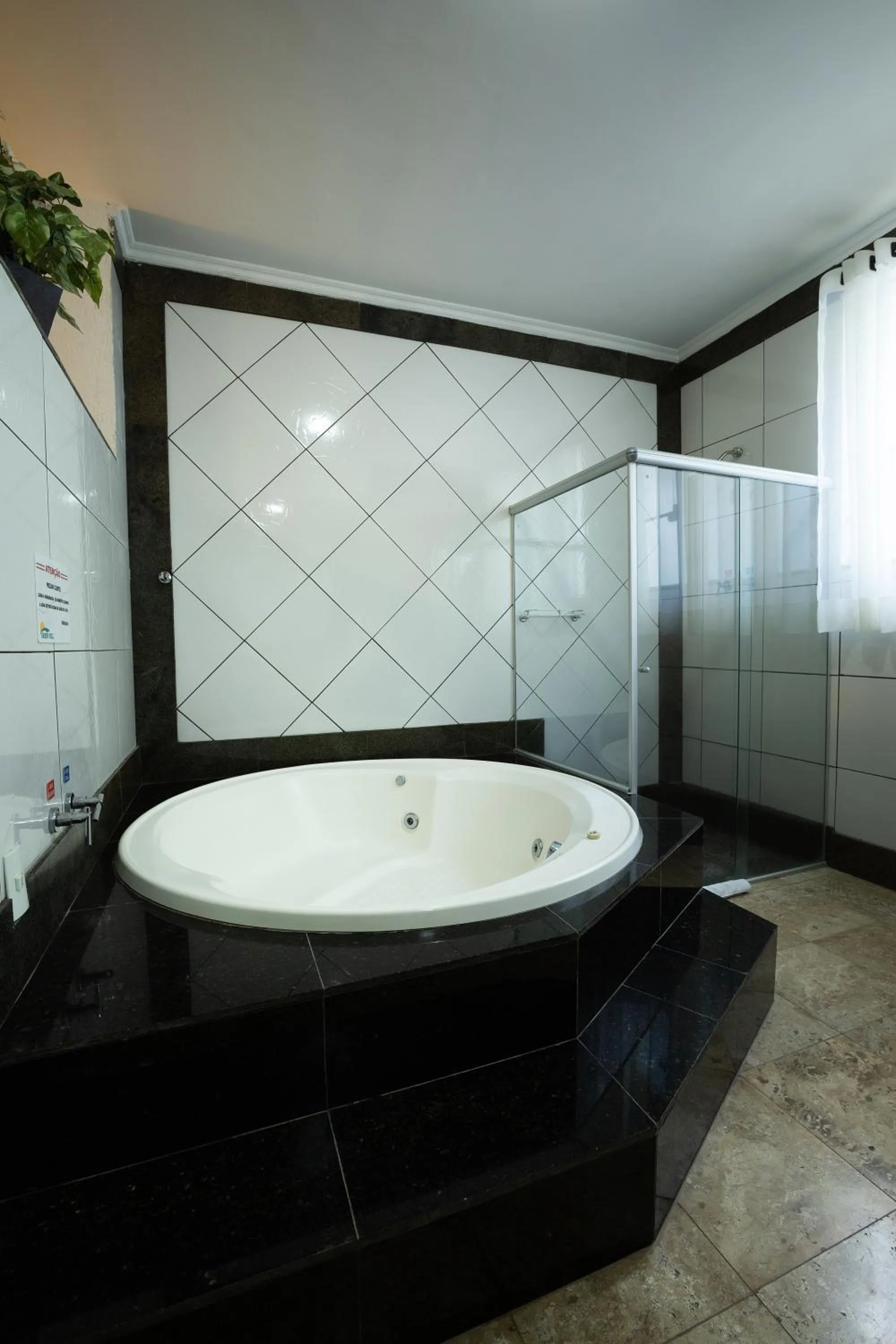 Shower in Hotel Green Hill