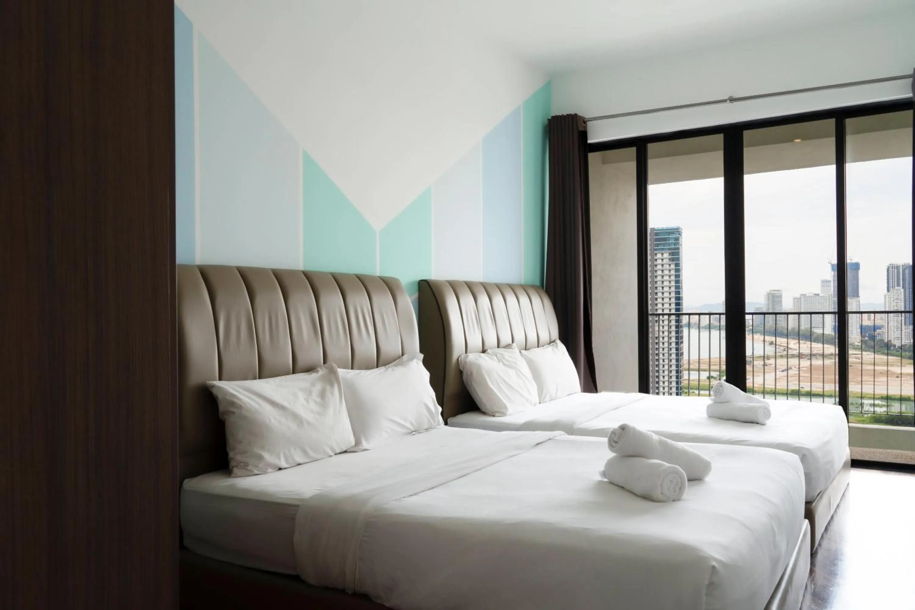 Balcony/Terrace, Bed in The Landmark by Katana