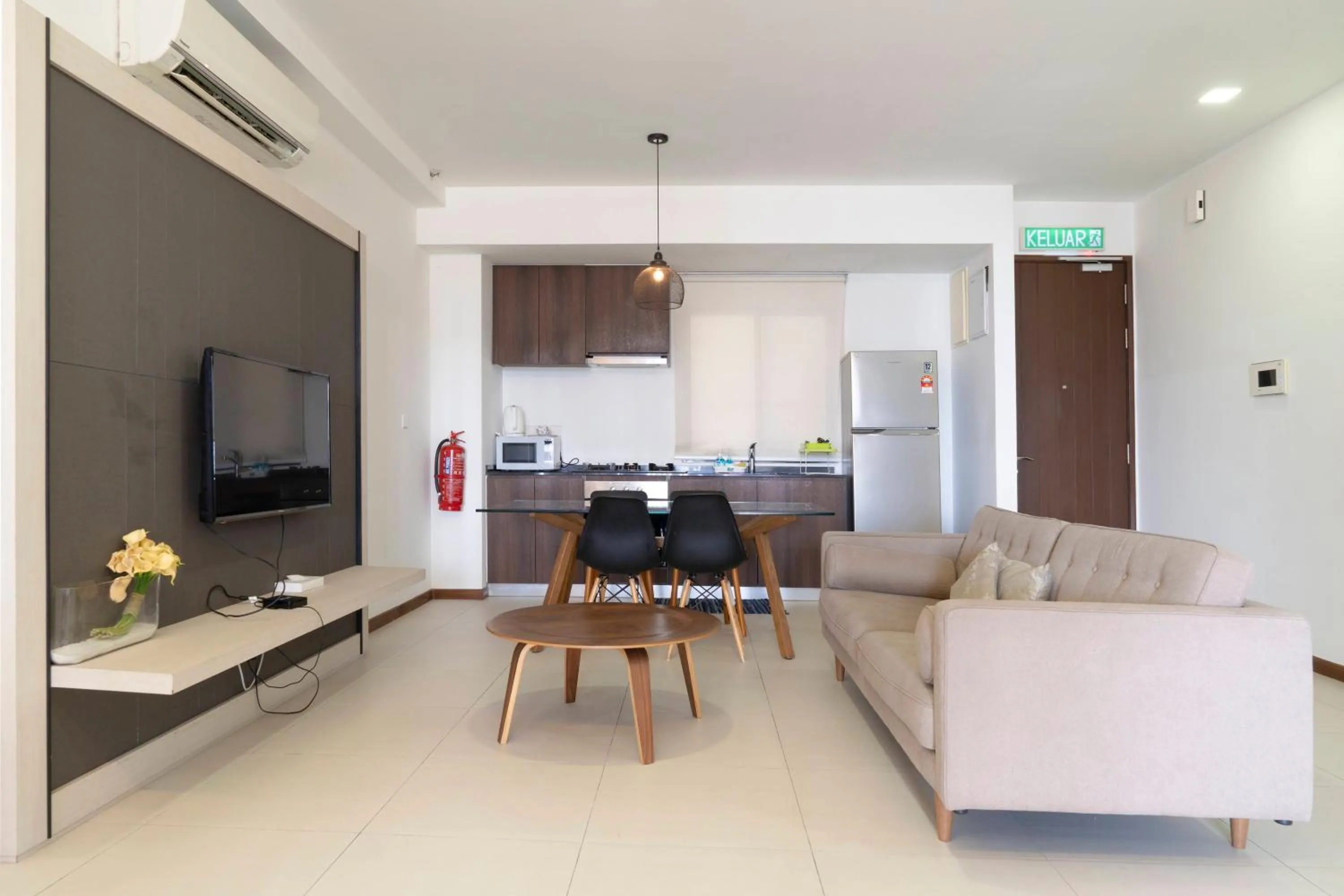 Kitchen or kitchenette in The Landmark by Katana