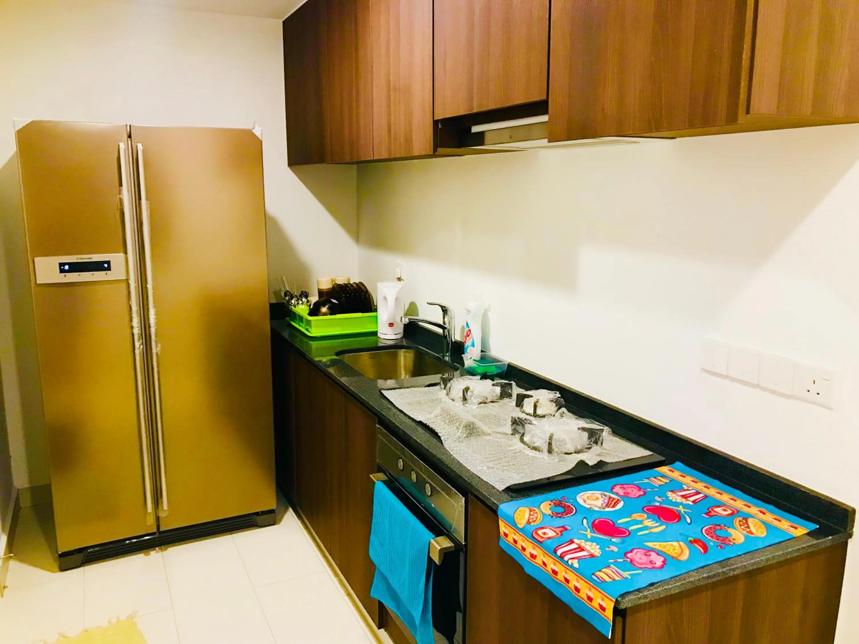 Kitchen or kitchenette in The Landmark by Katana