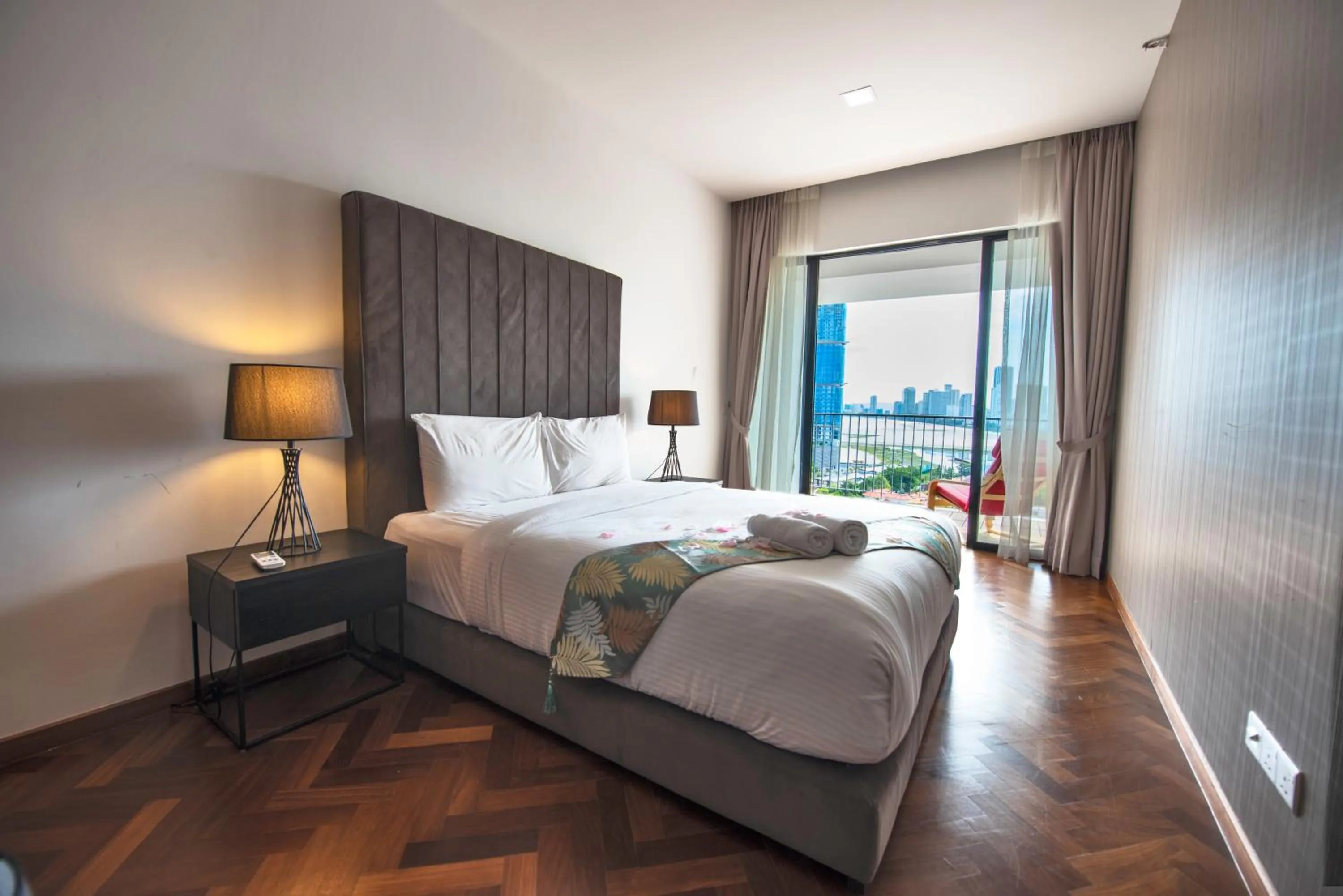 Balcony/Terrace, Bed in The Landmark by Katana