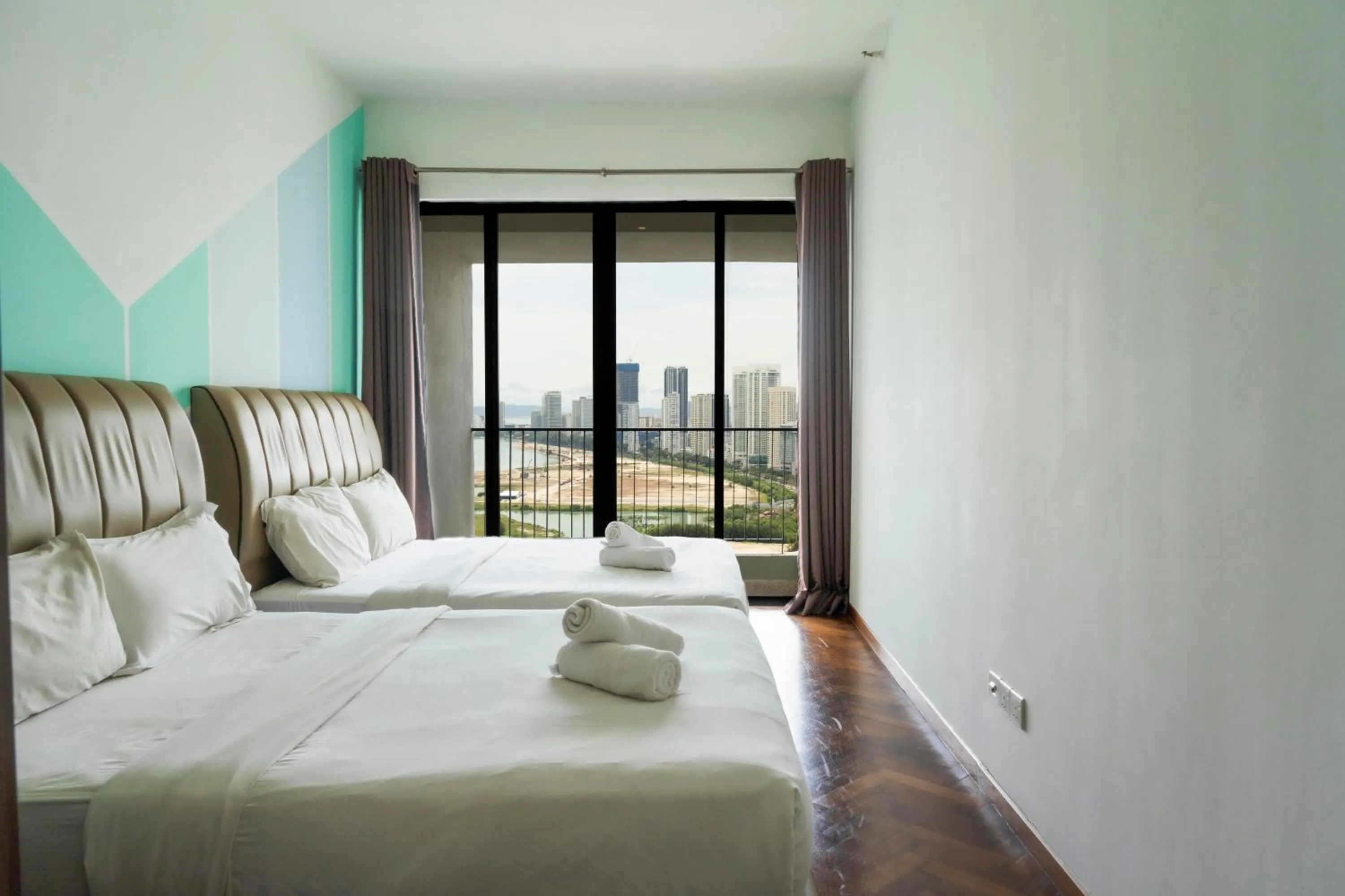 Balcony/Terrace, Bed in The Landmark by Katana