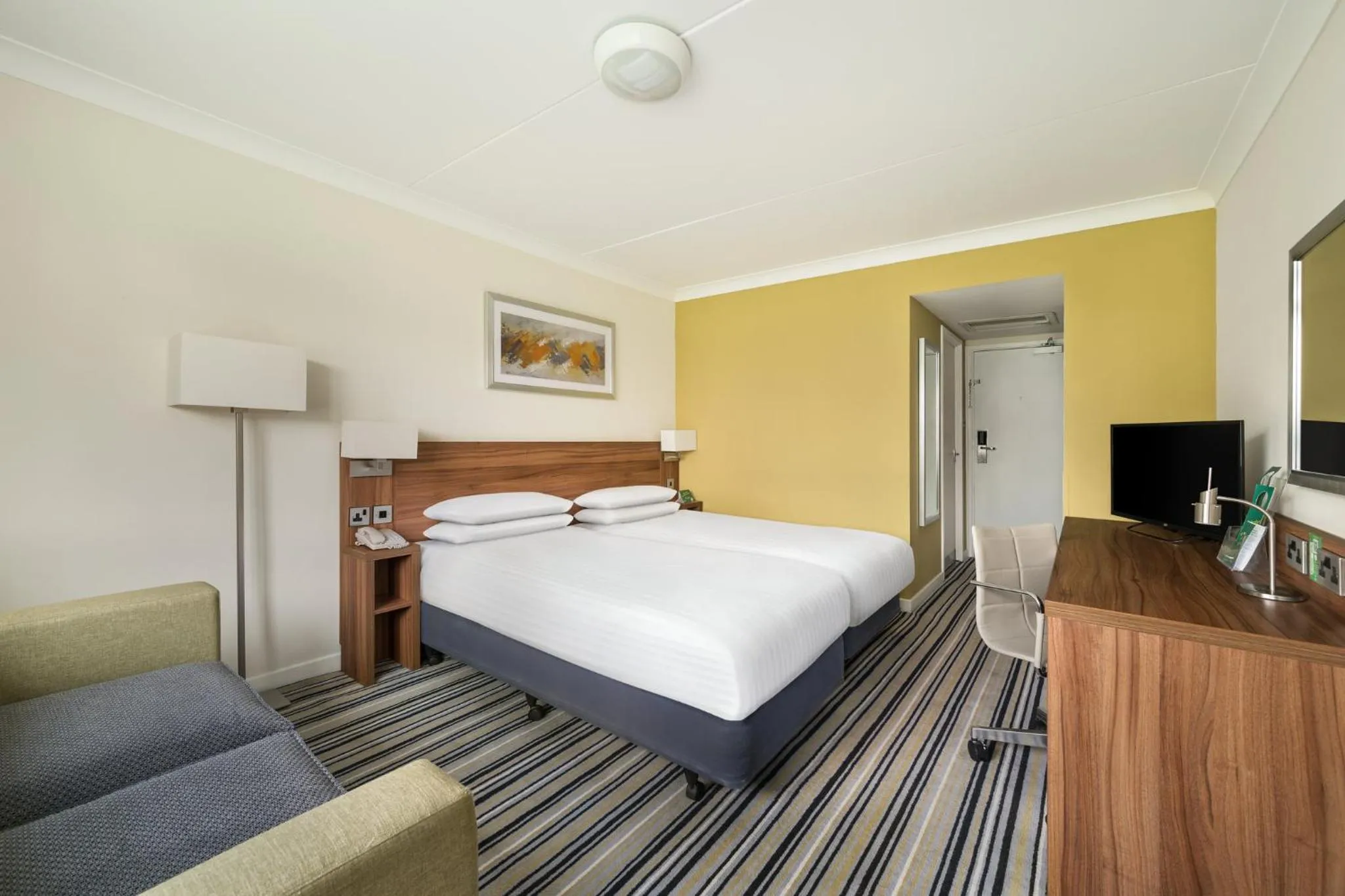 Photo of the whole room, Bed in Holiday Inn Norwich, Ipswich Road by IHG