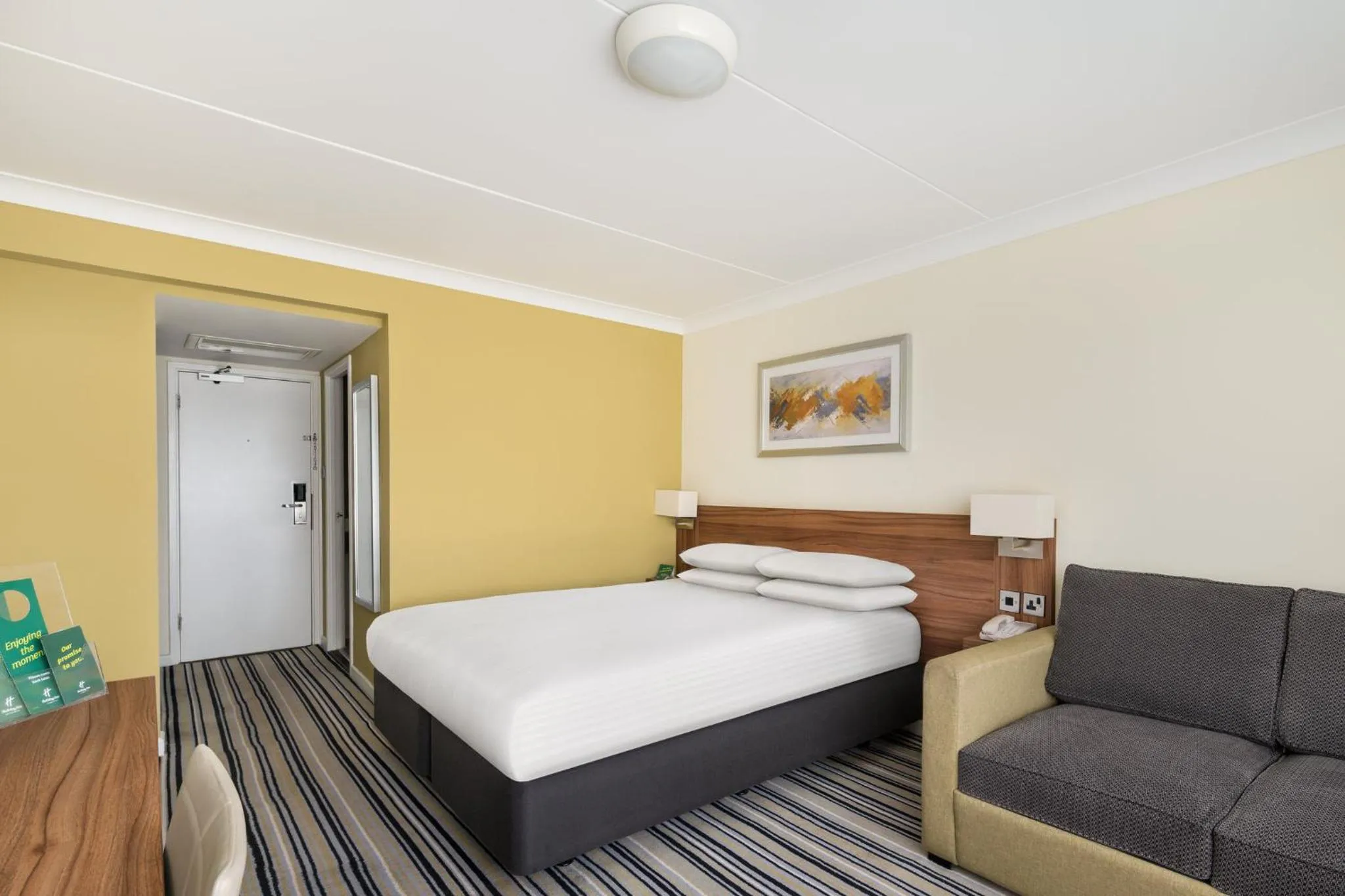 Photo of the whole room, Bed in Holiday Inn Norwich, Ipswich Road by IHG