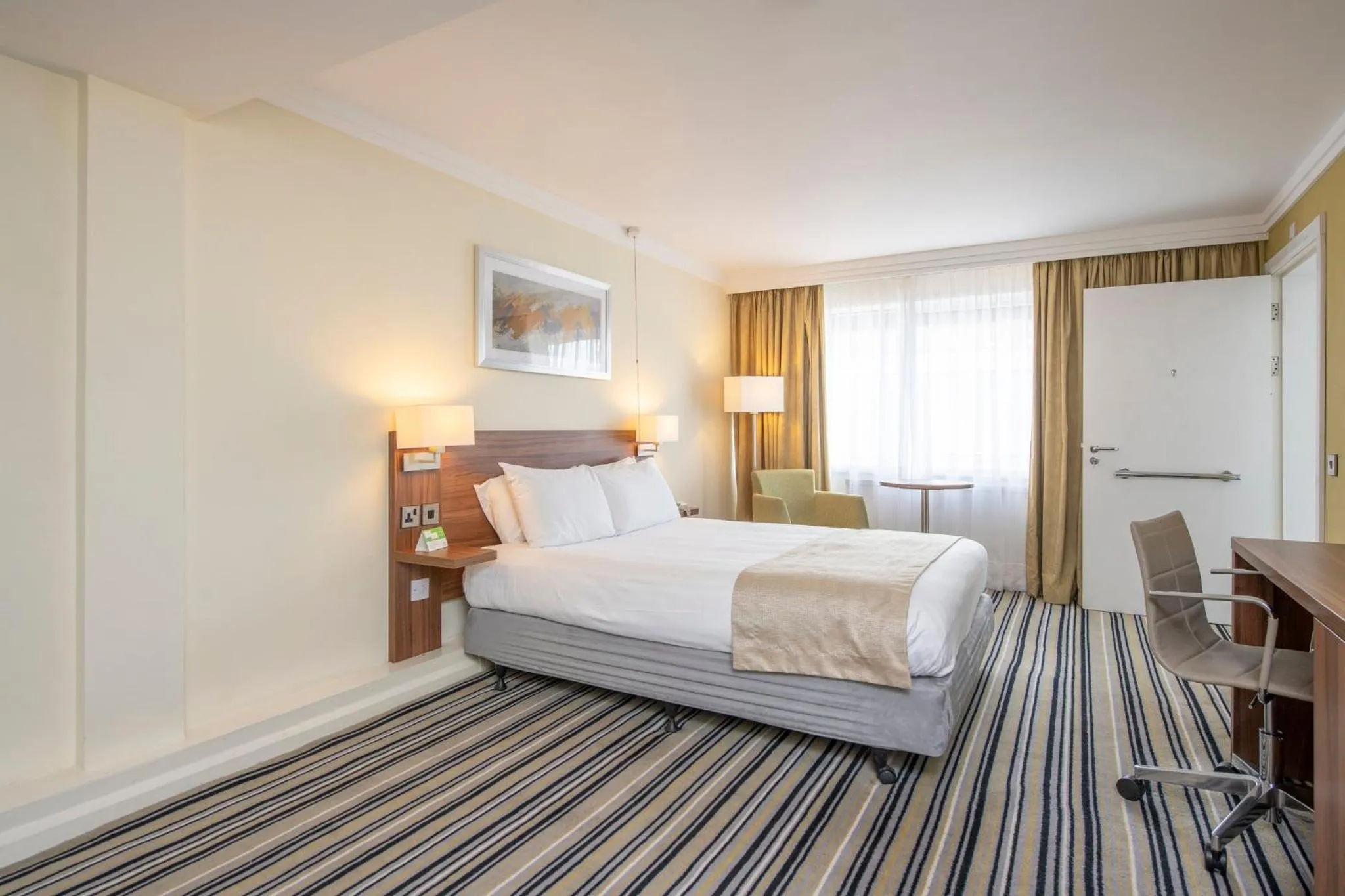 Photo of the whole room, Bed in Holiday Inn Norwich, Ipswich Road by IHG