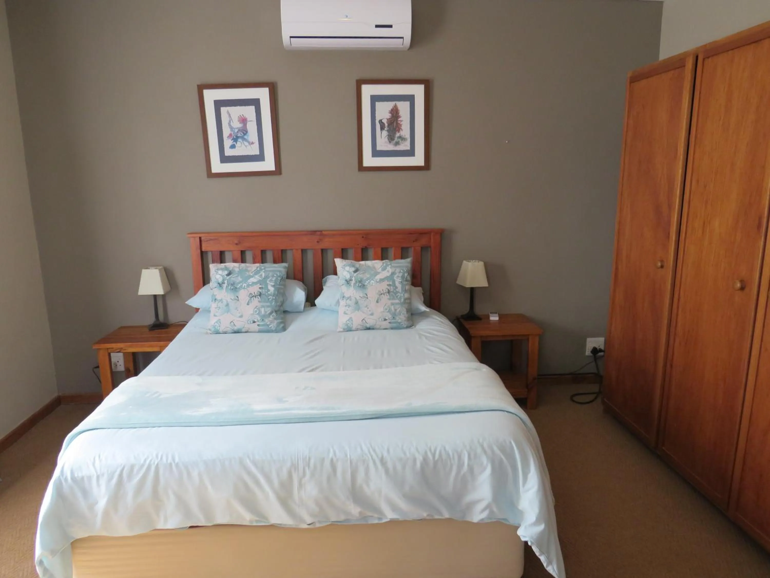 Bed in Haus Victoria Self Catering Cottages