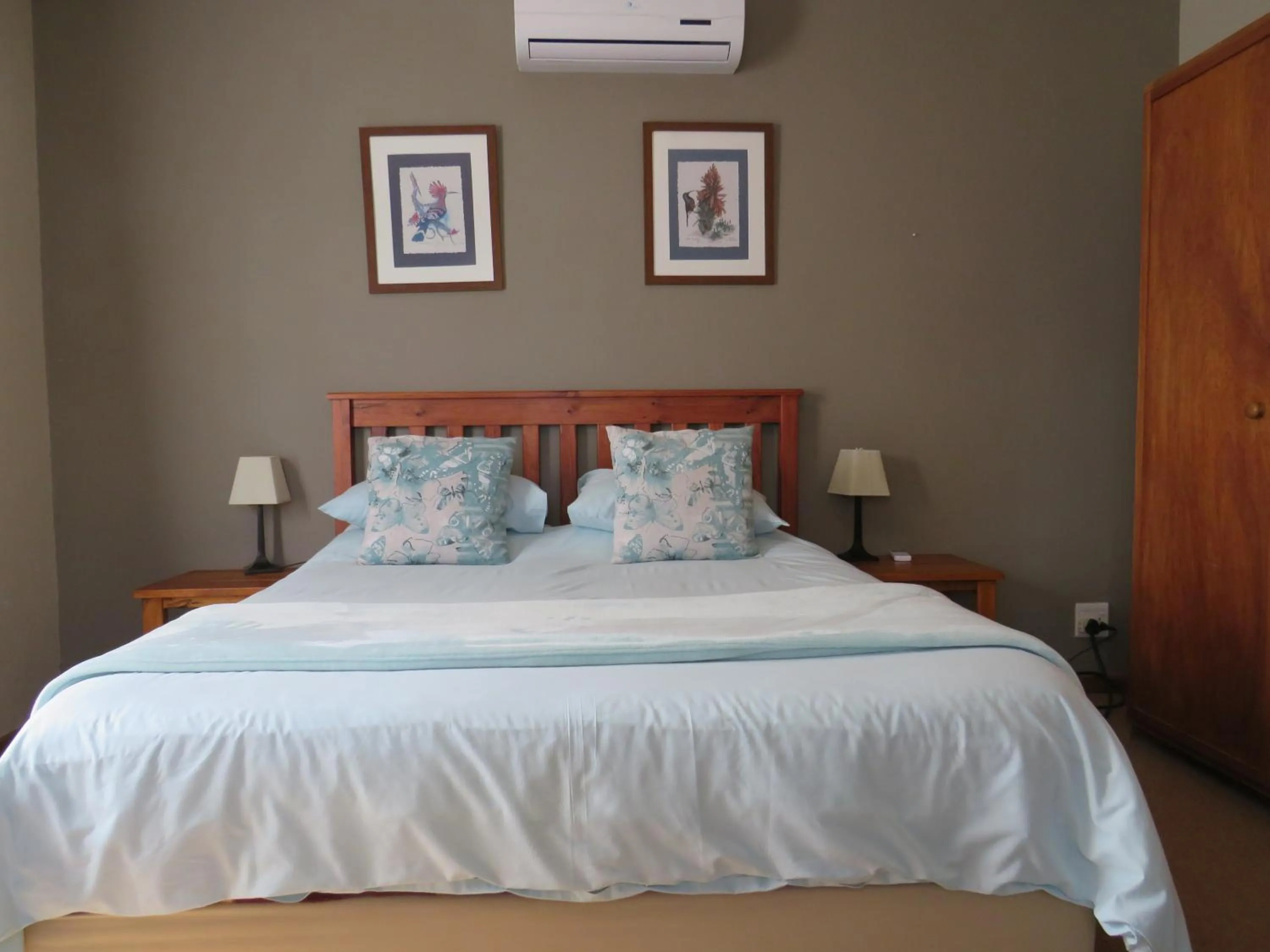 Bed in Haus Victoria Self Catering Cottages