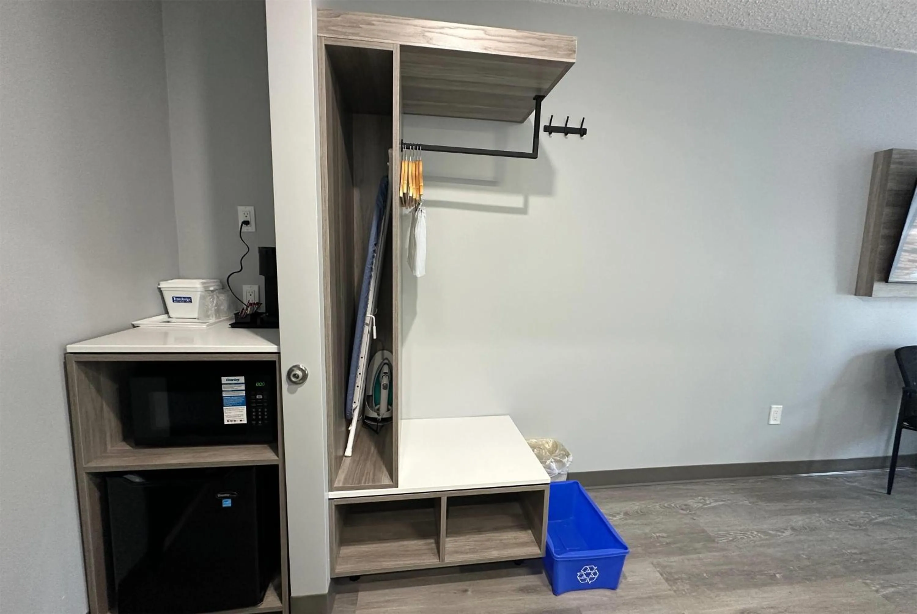 Photo of the whole room in Travelodge by Wyndham Bracebridge