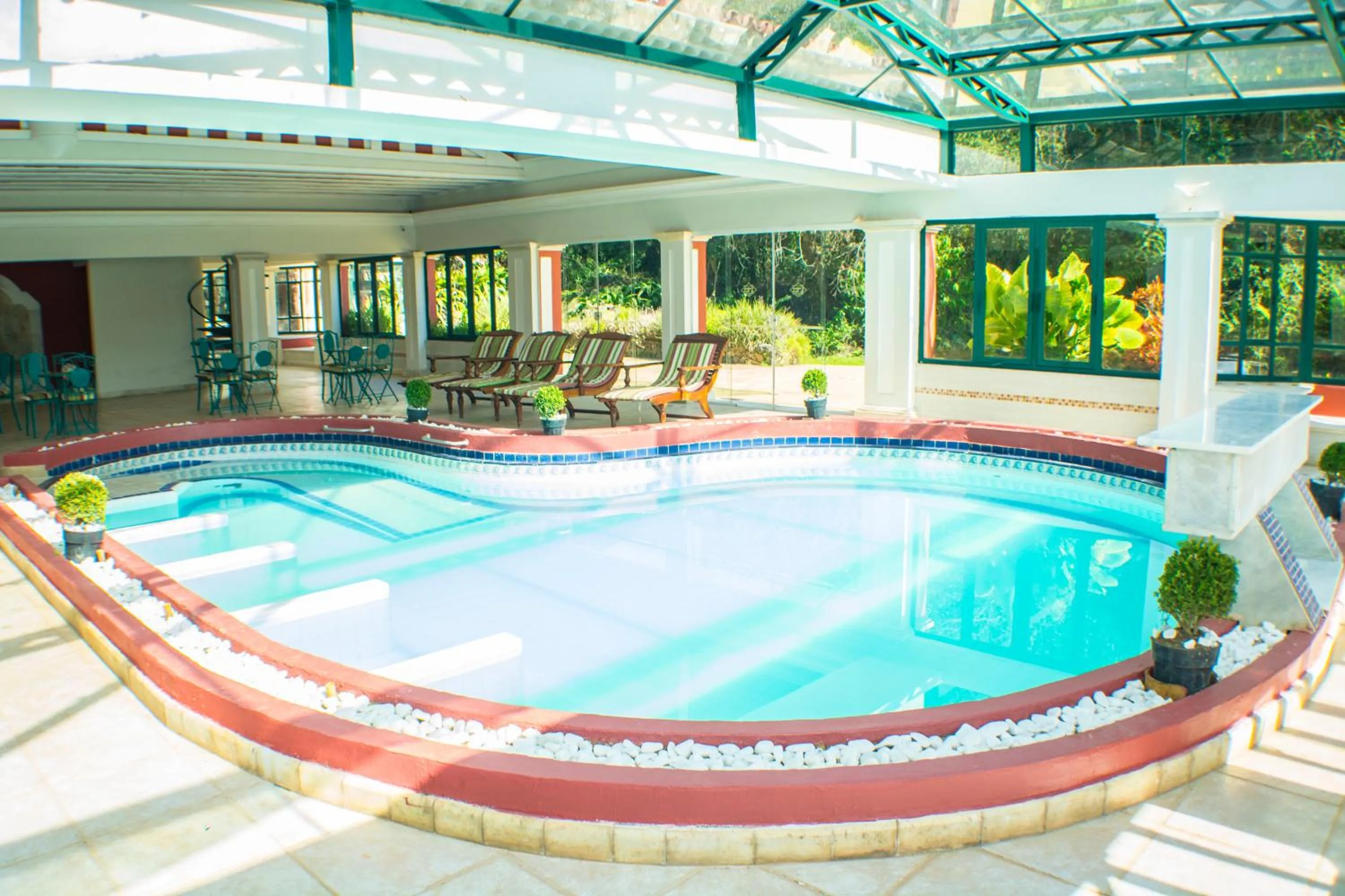 Swimming pool in Pousada Candonga da Serra