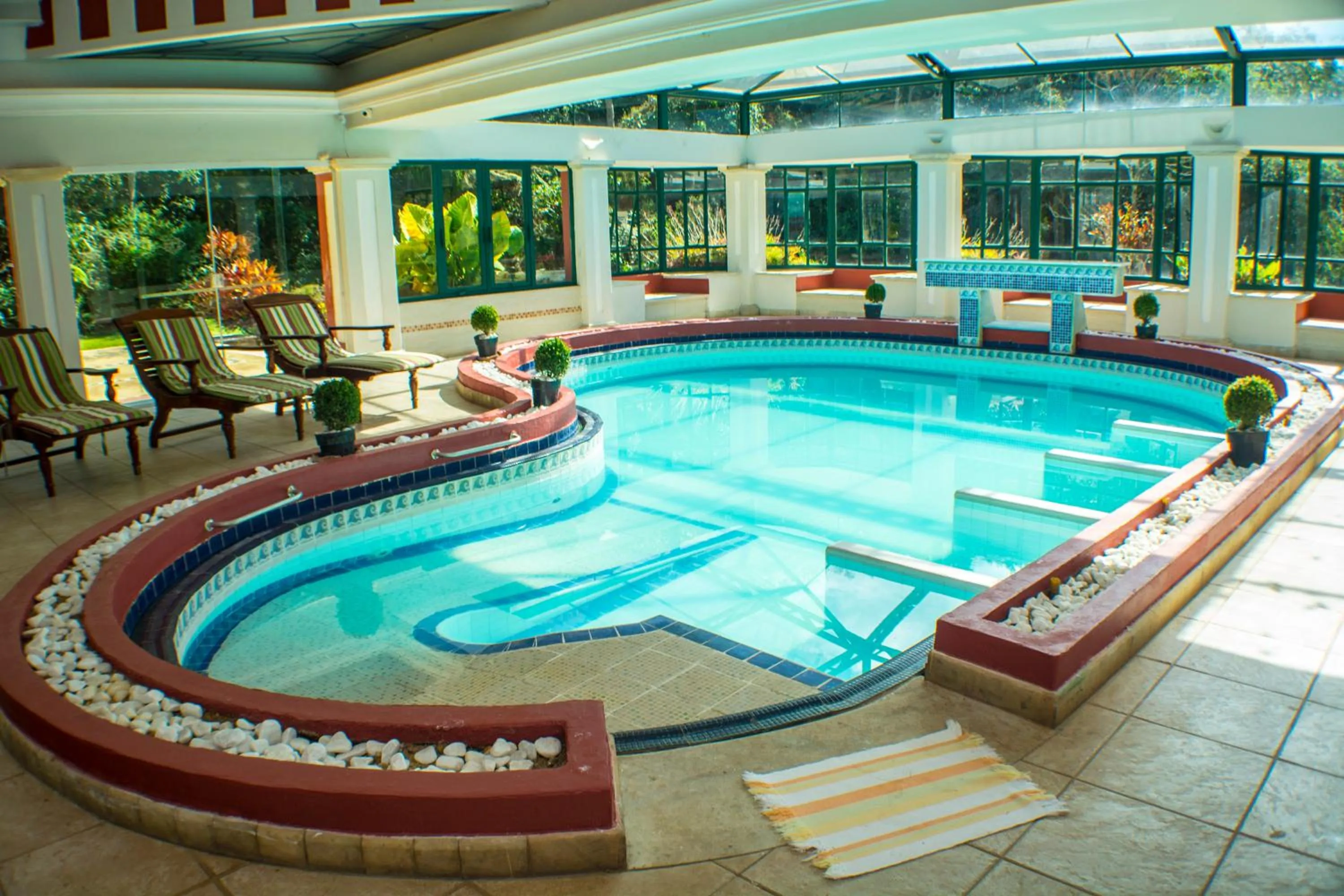 Swimming pool in Pousada Candonga da Serra