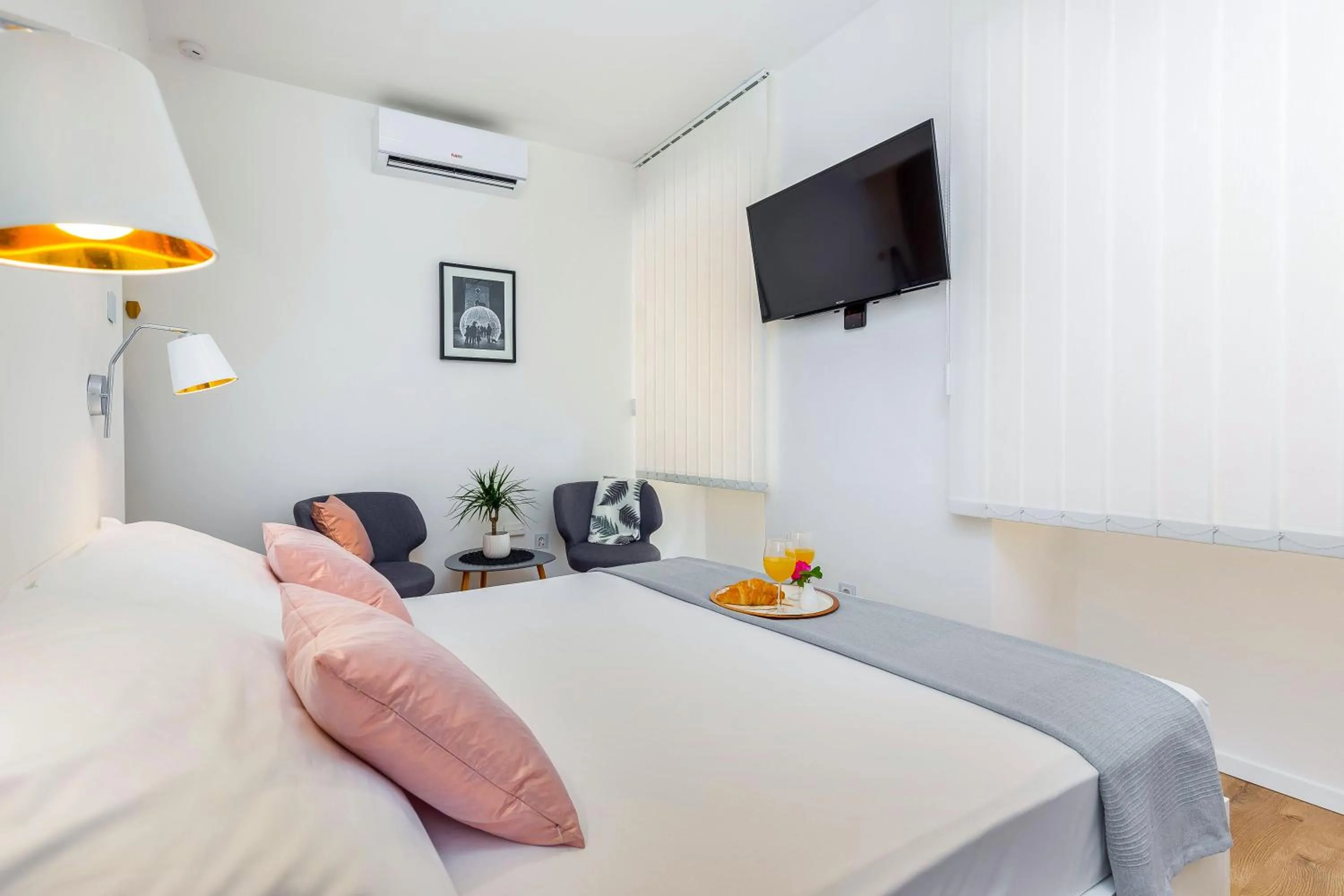 Bed in Rijeka Apartments TERRA I & II in the Old Town