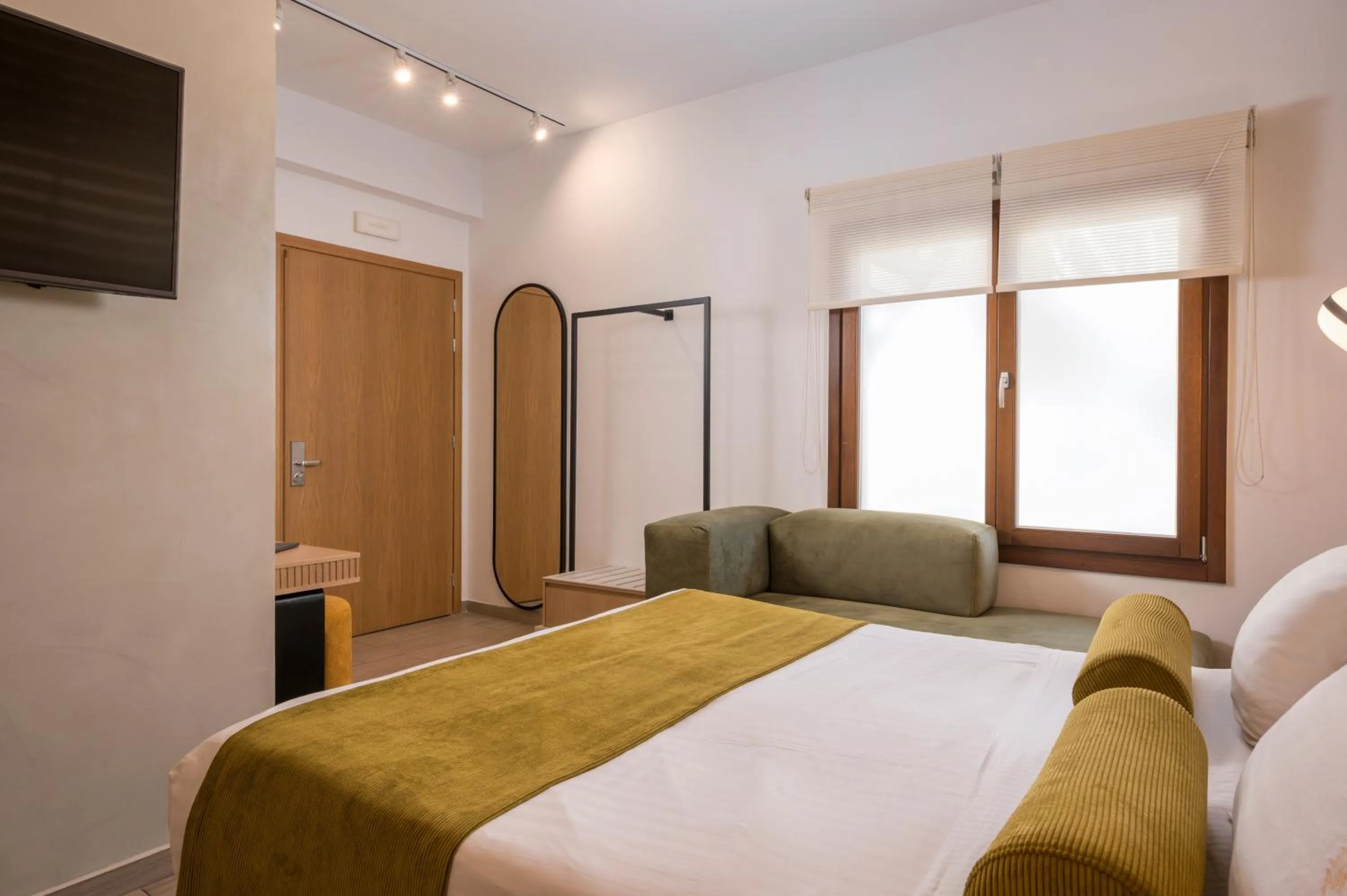 Photo of the whole room, Bed in Agave Suites