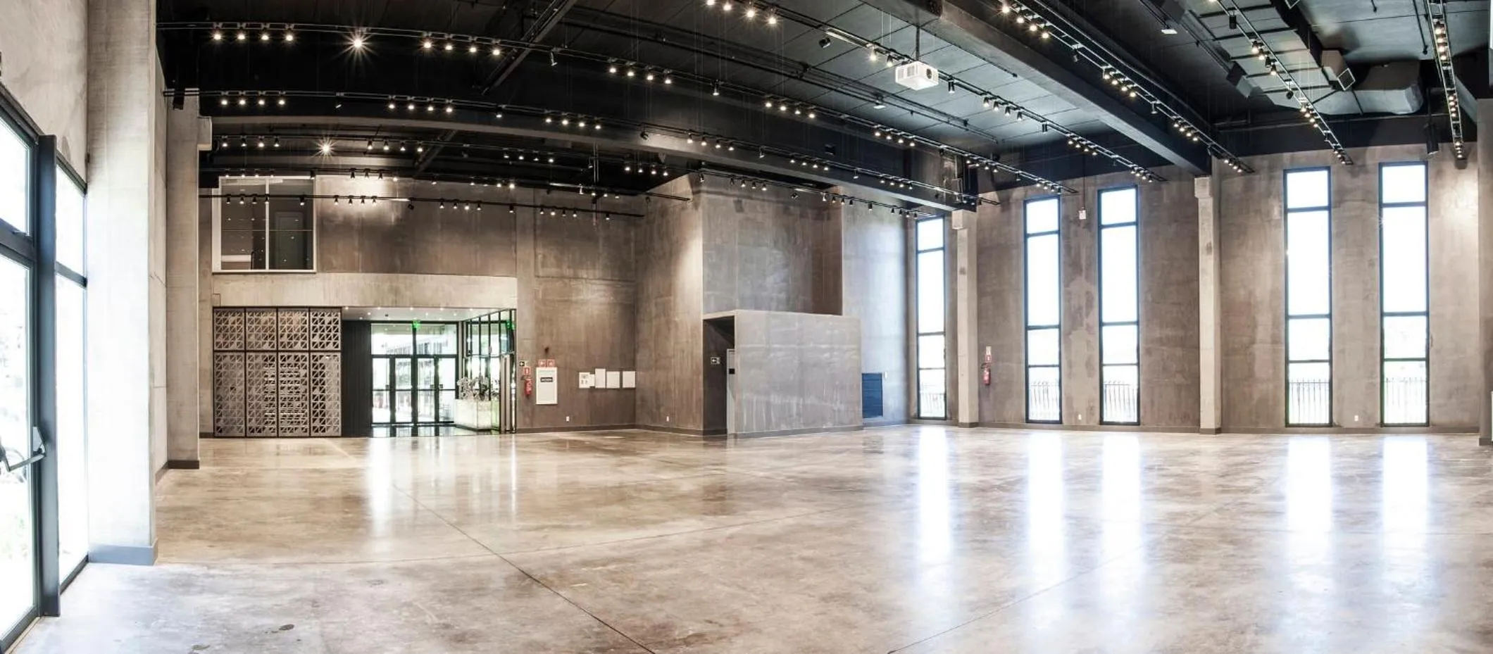 Meeting/conference room in Holiday Inn Express - Farroupilha, um Hotel IHG