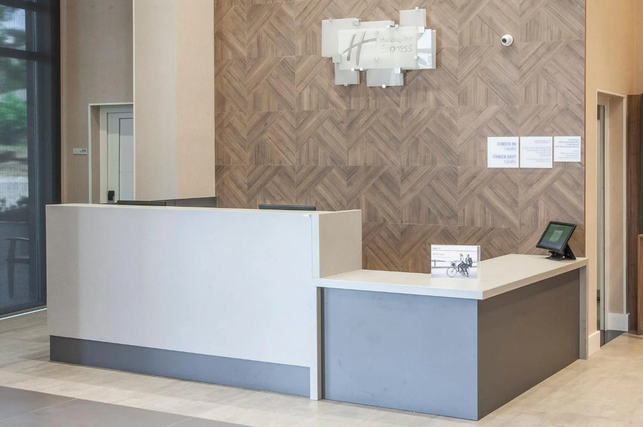 Property building in Holiday Inn Express - Farroupilha, um Hotel IHG