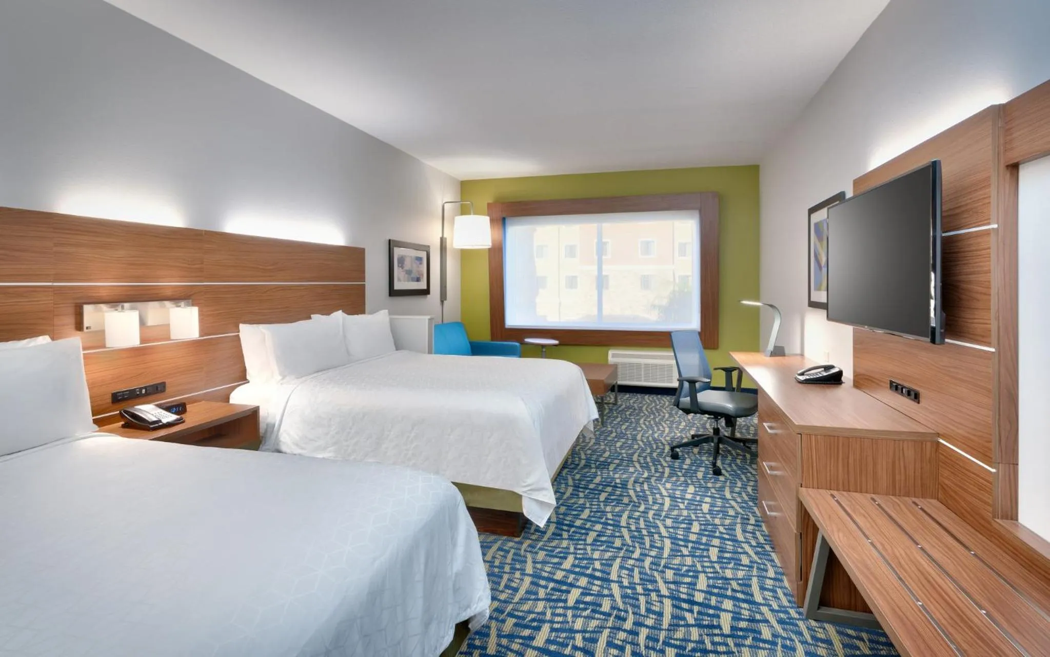 Photo of the whole room, Bed in Holiday Inn Express & Suites - Gainesville I-75 by IHG