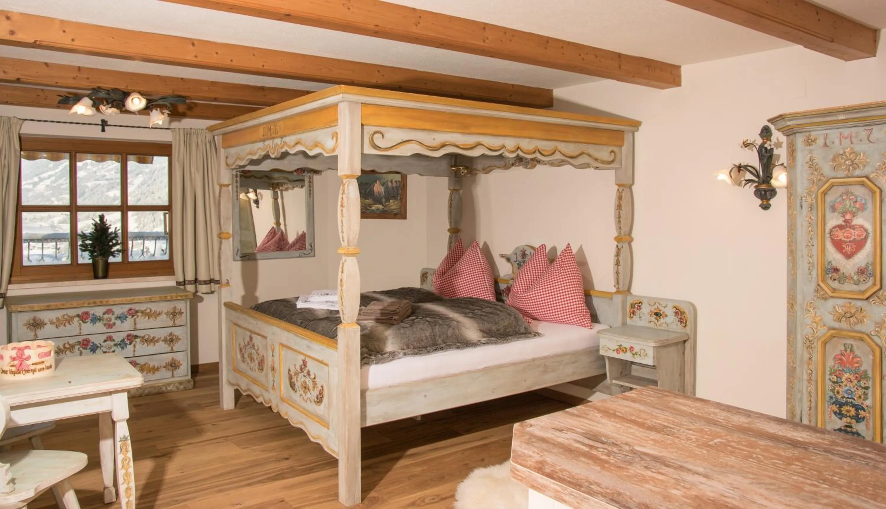 Bed in Landhaus Alpenjuwel