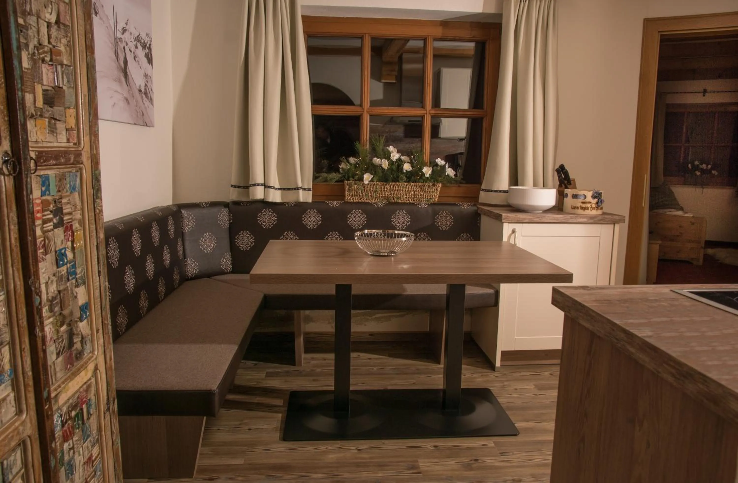 Dining area in Landhaus Alpenjuwel