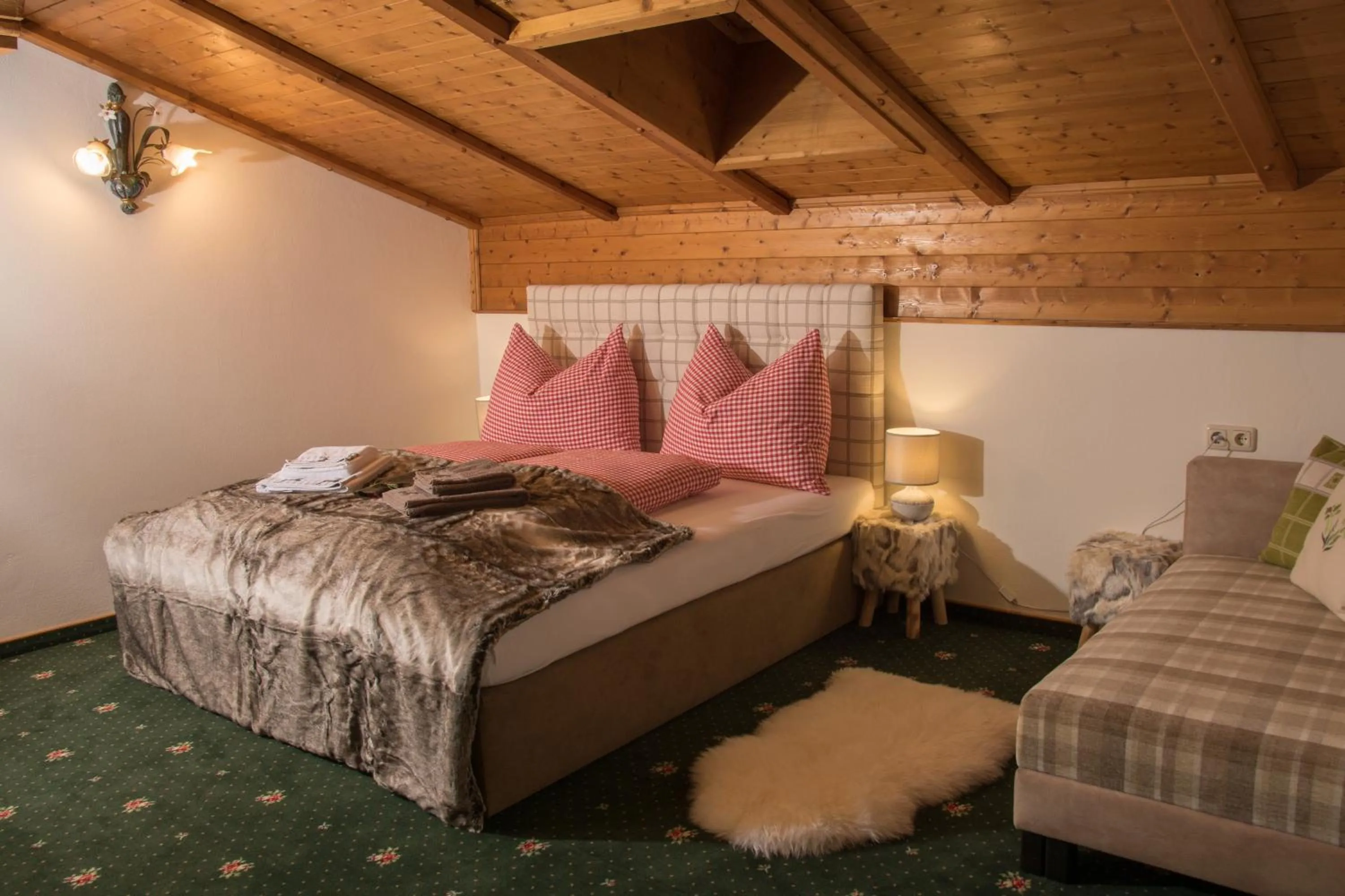 Bed in Landhaus Alpenjuwel