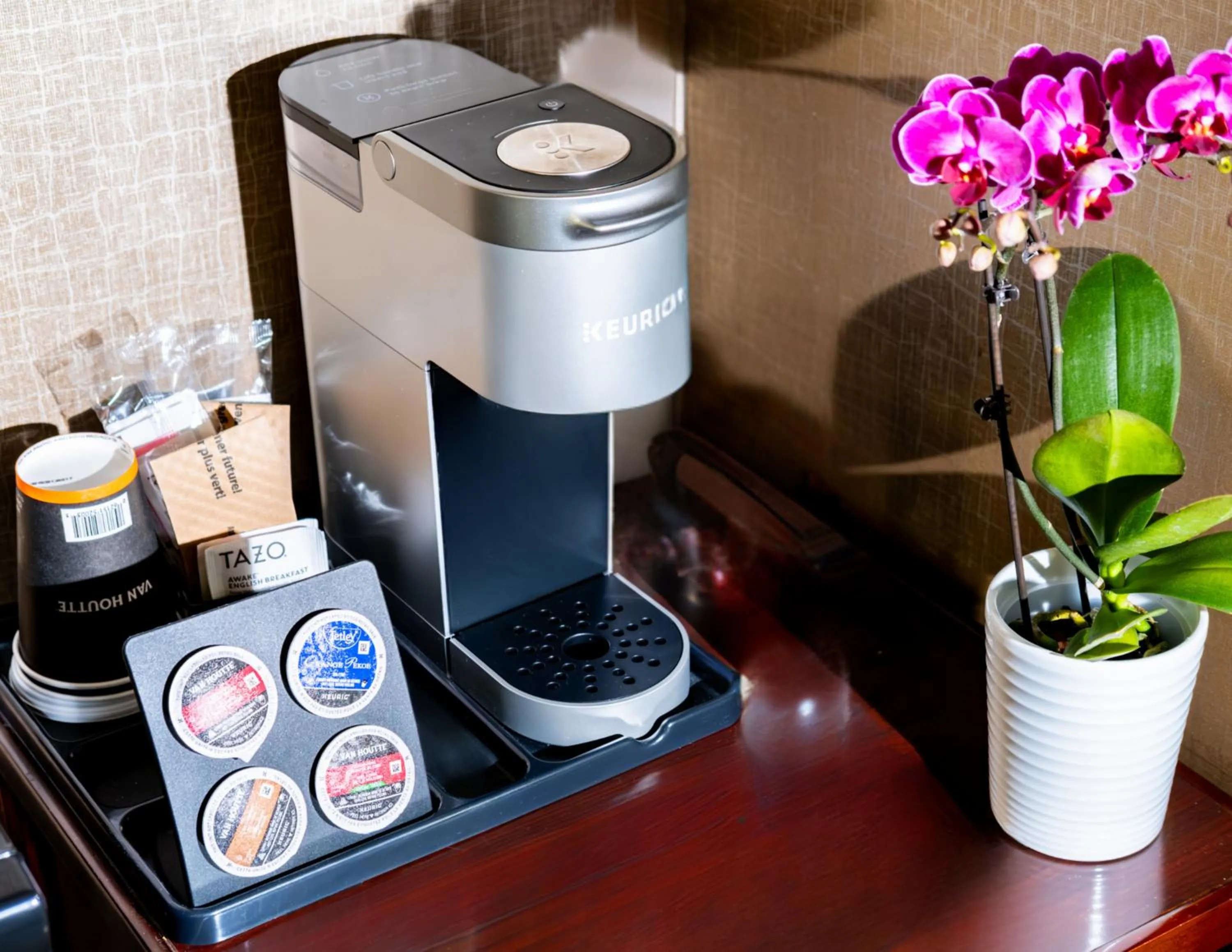 Coffee/tea facilities in Red Deer Resort & Casino