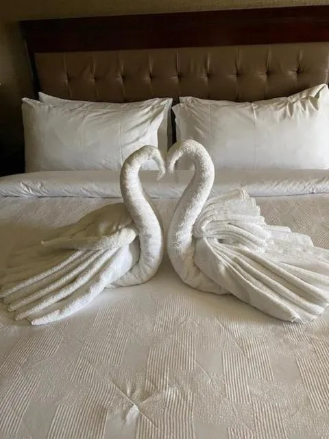 towels, Bed in Red Deer Resort & Casino