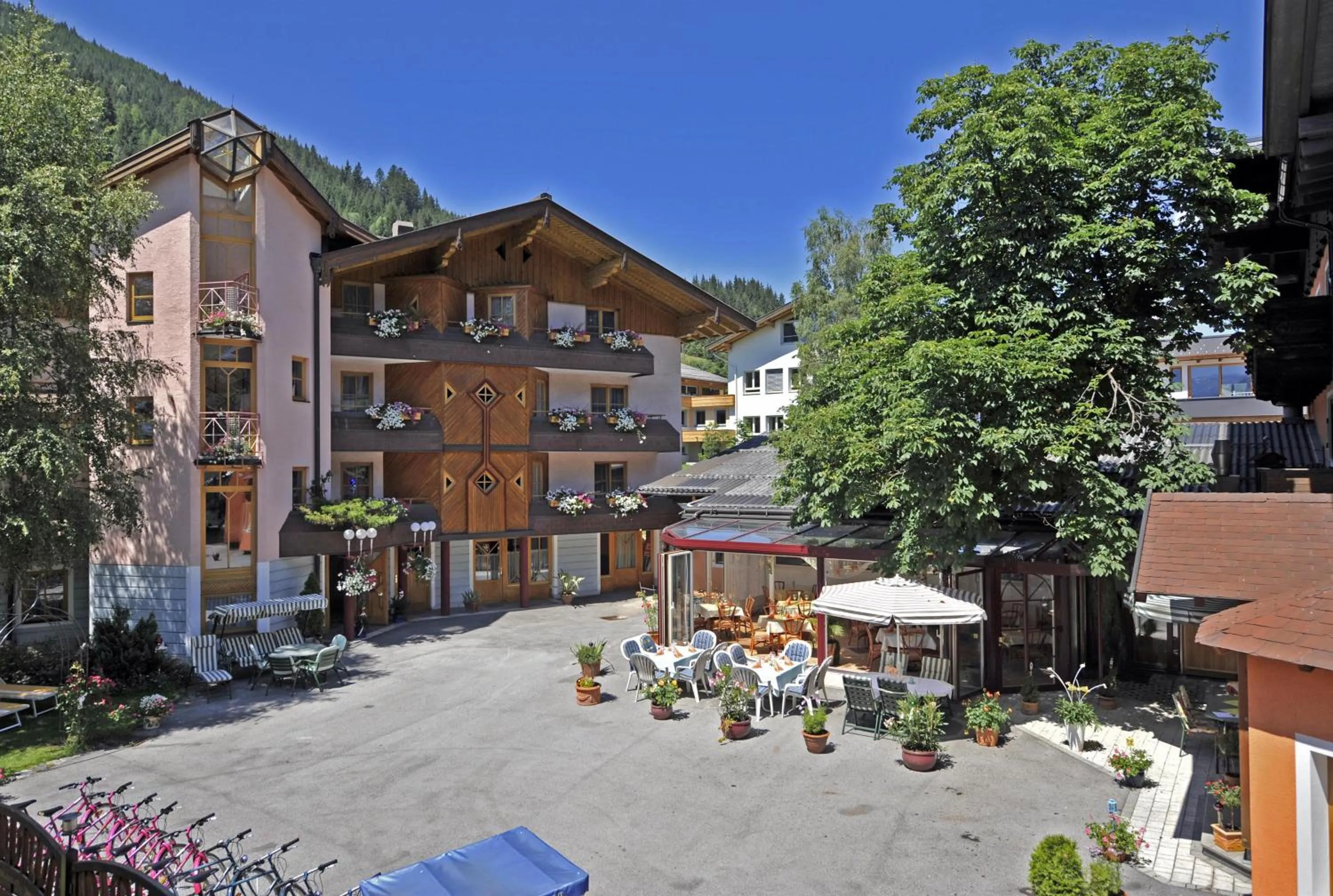 Hotel-Restaurant Schwaiger***