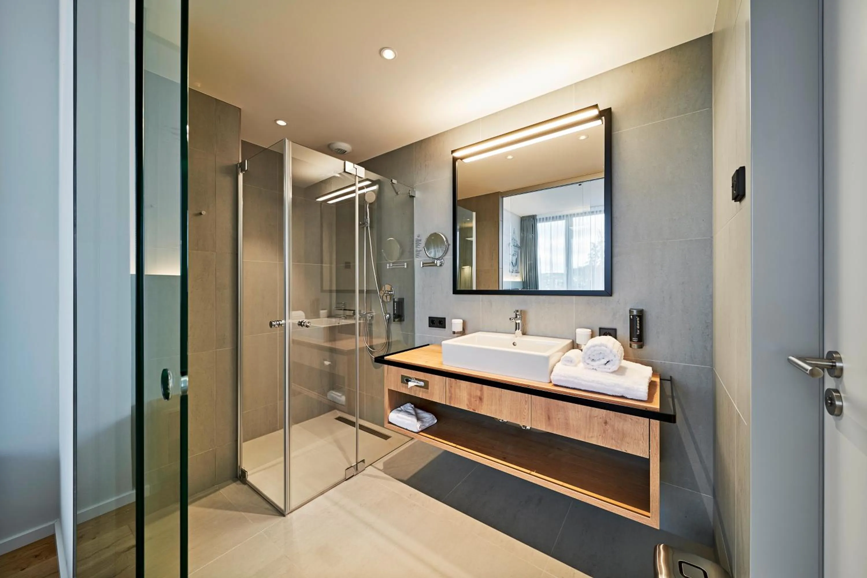 Bathroom, Bed in Hotel Federwerk