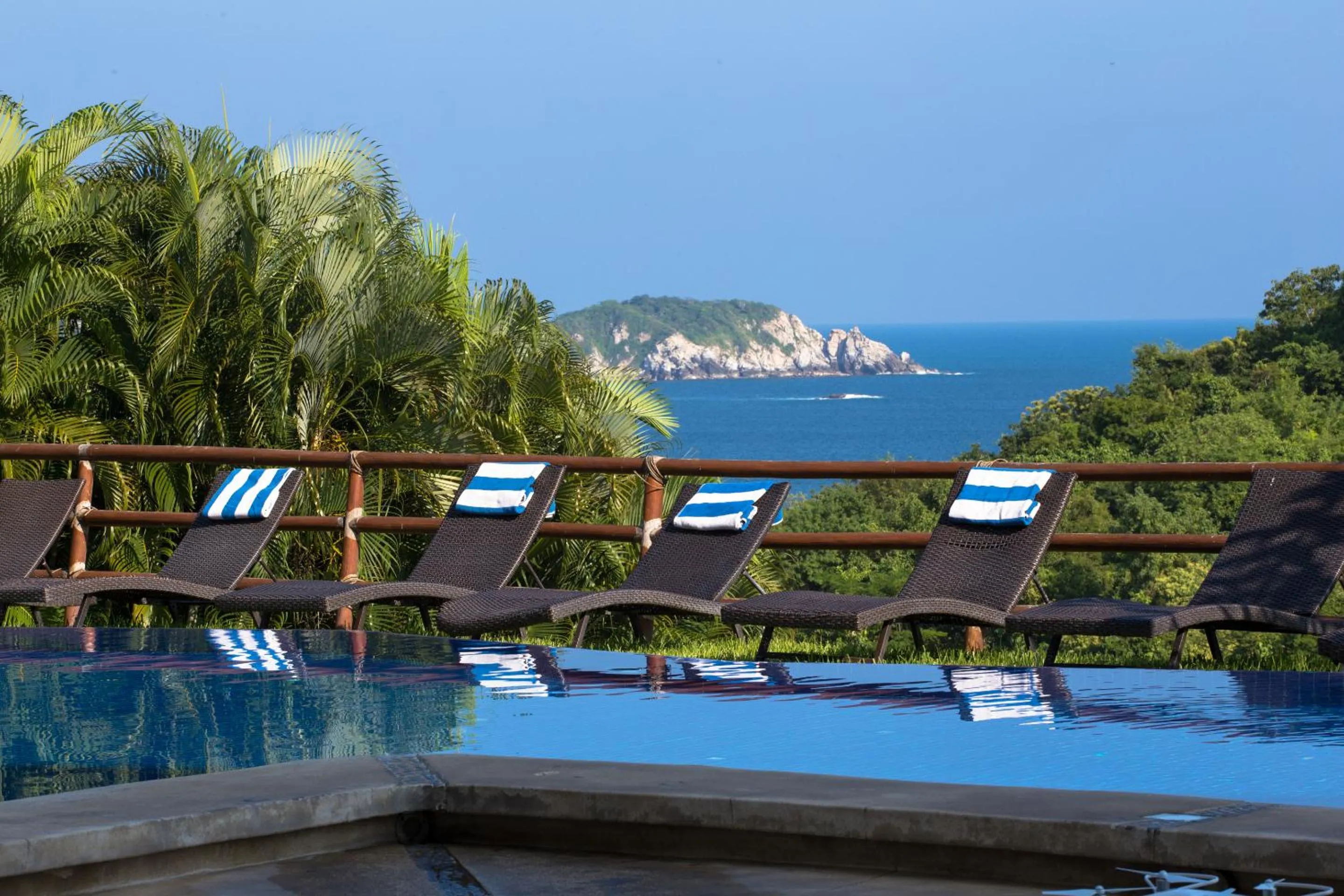 Swimming pool in Princess Mayev