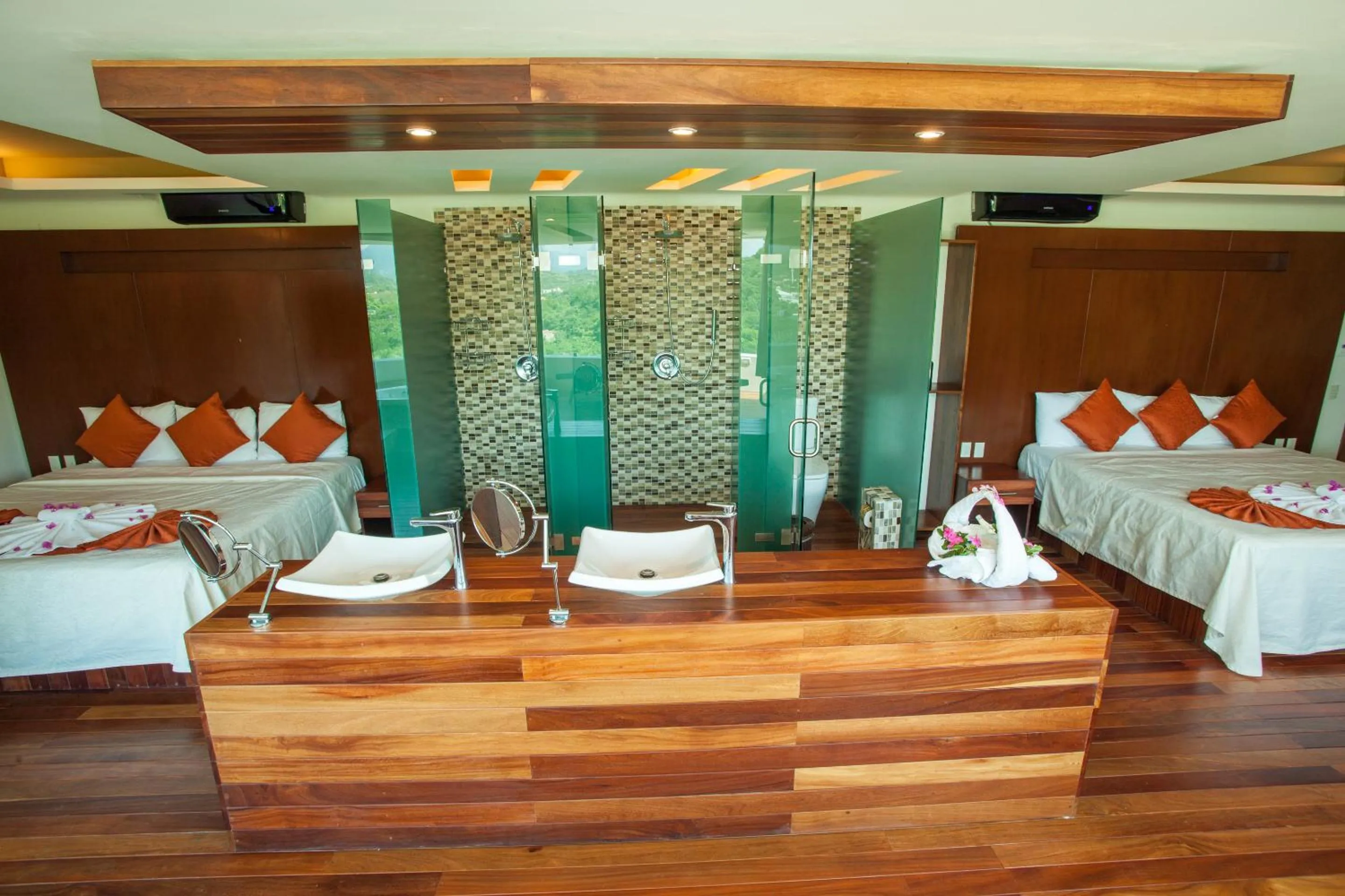 Shower, Bed in Princess Mayev