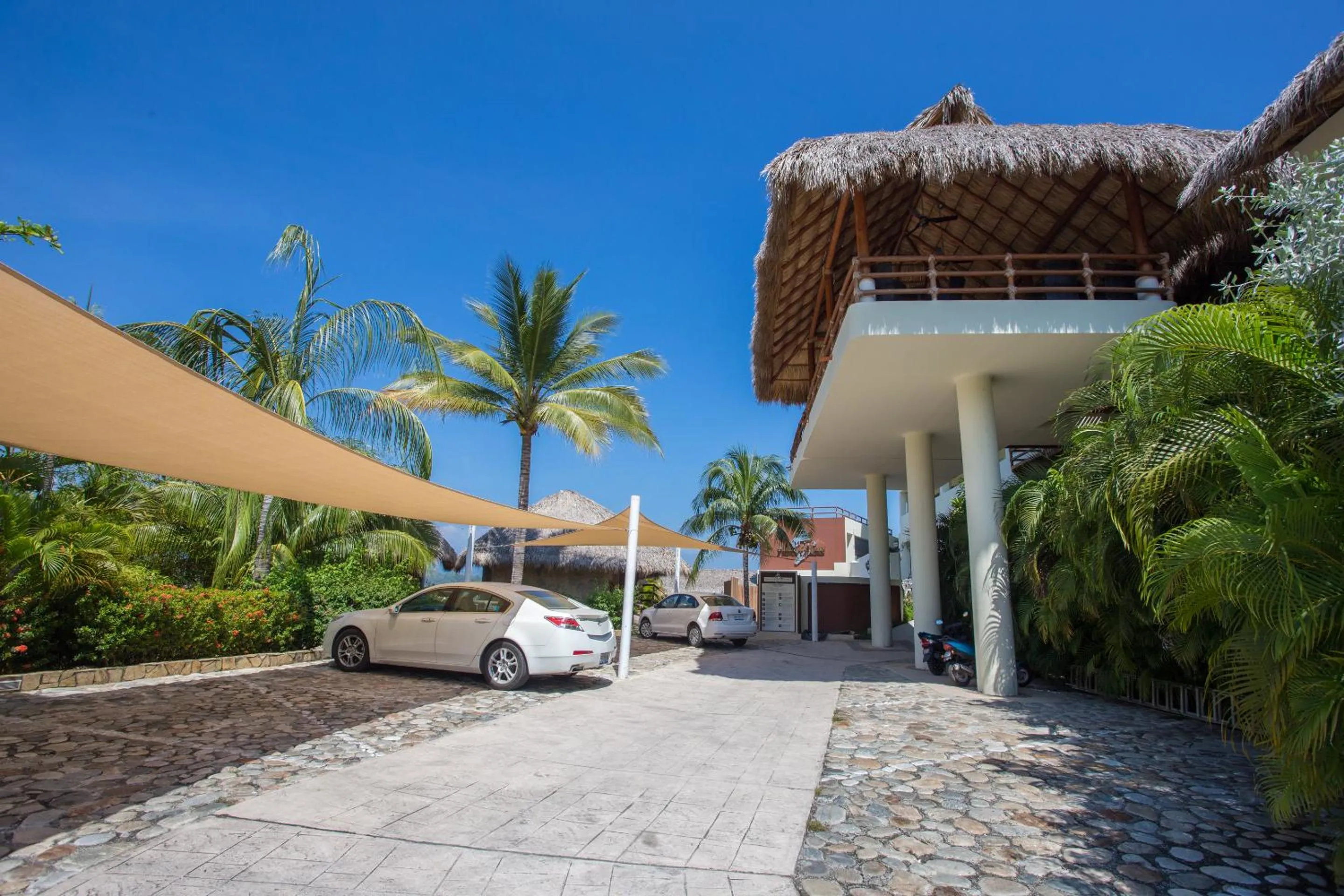 Facade/entrance in Princess Mayev