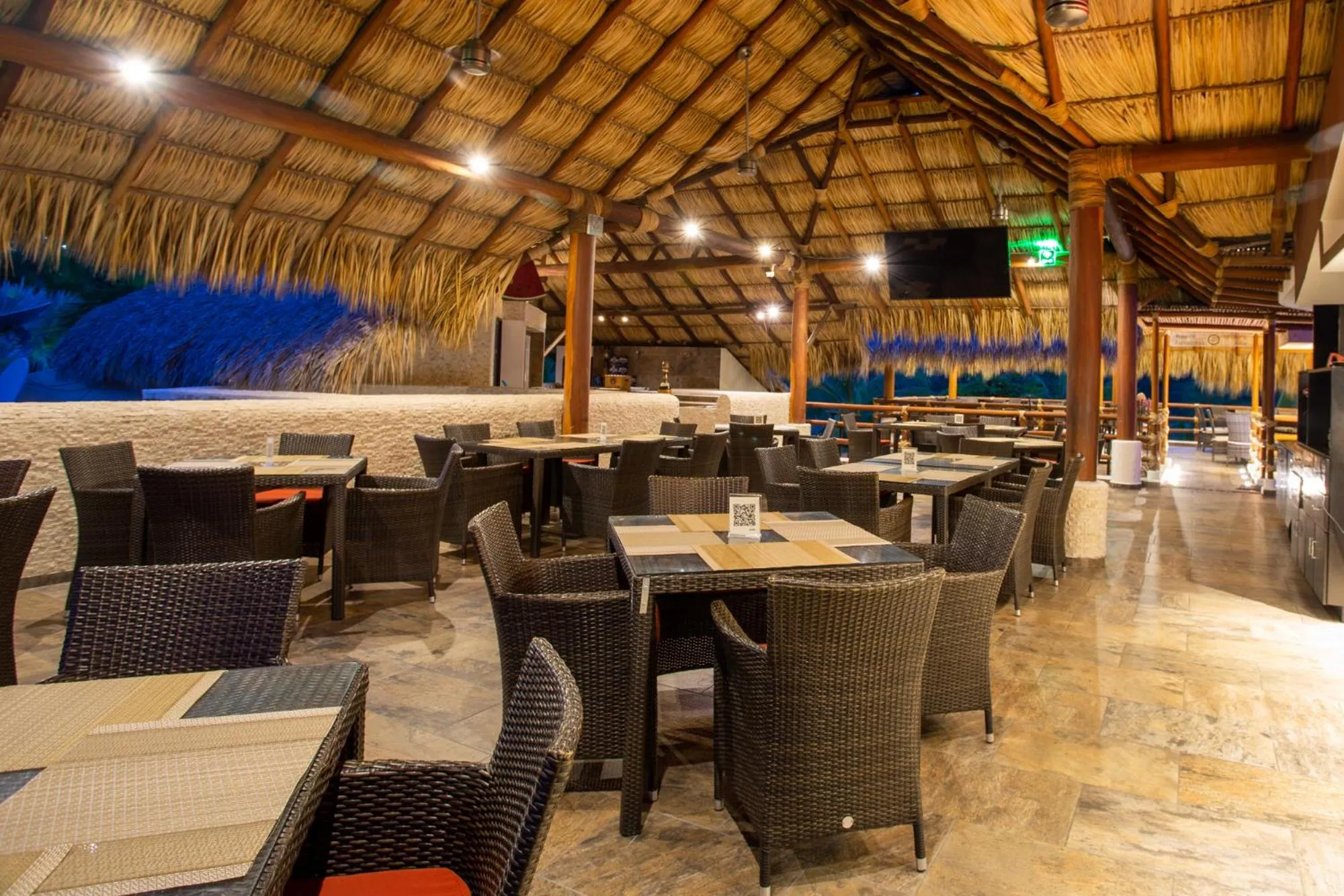 Restaurant/places to eat in Princess Mayev