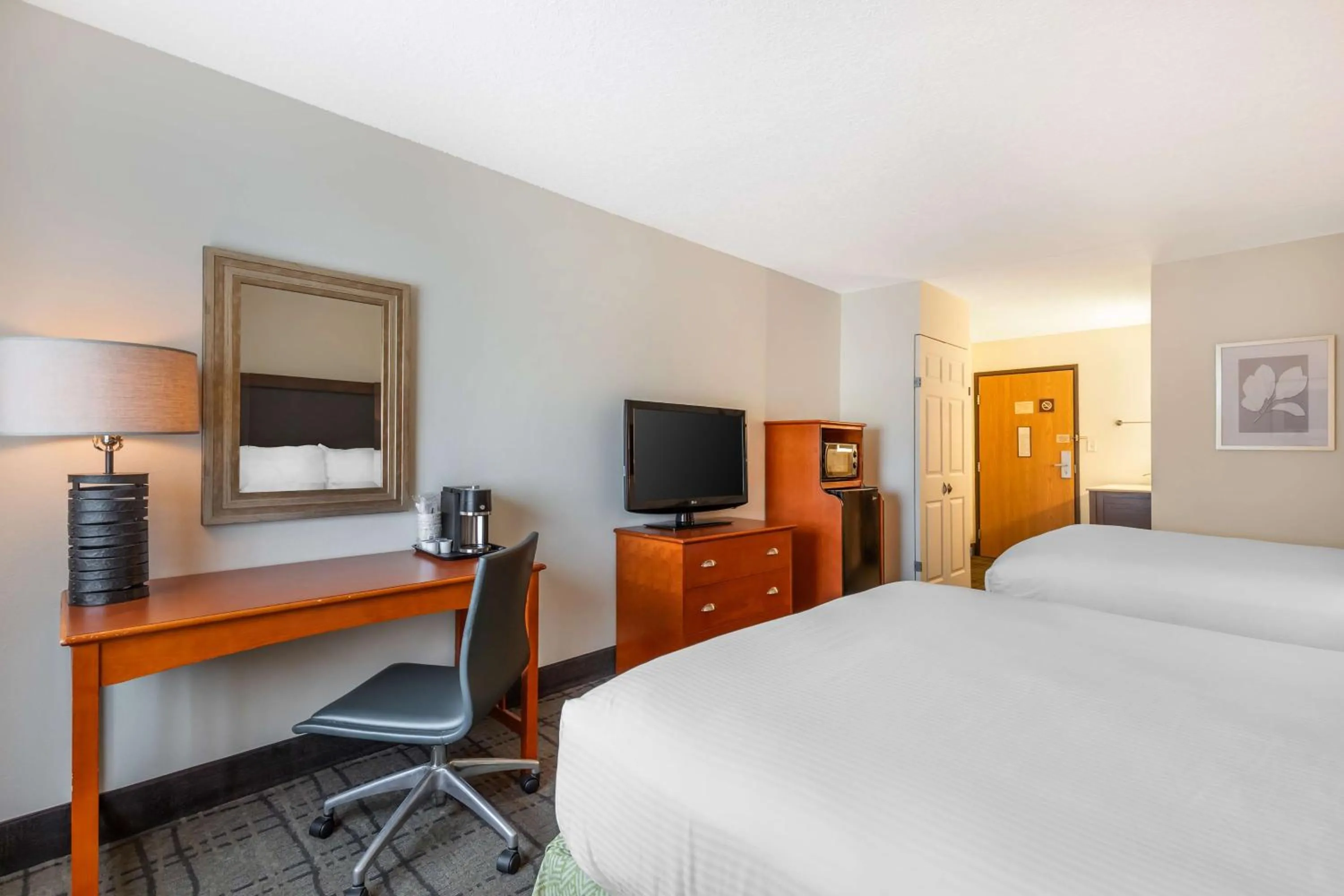 Bedroom, Bed in Best Western Plus University Park Inn & Suites